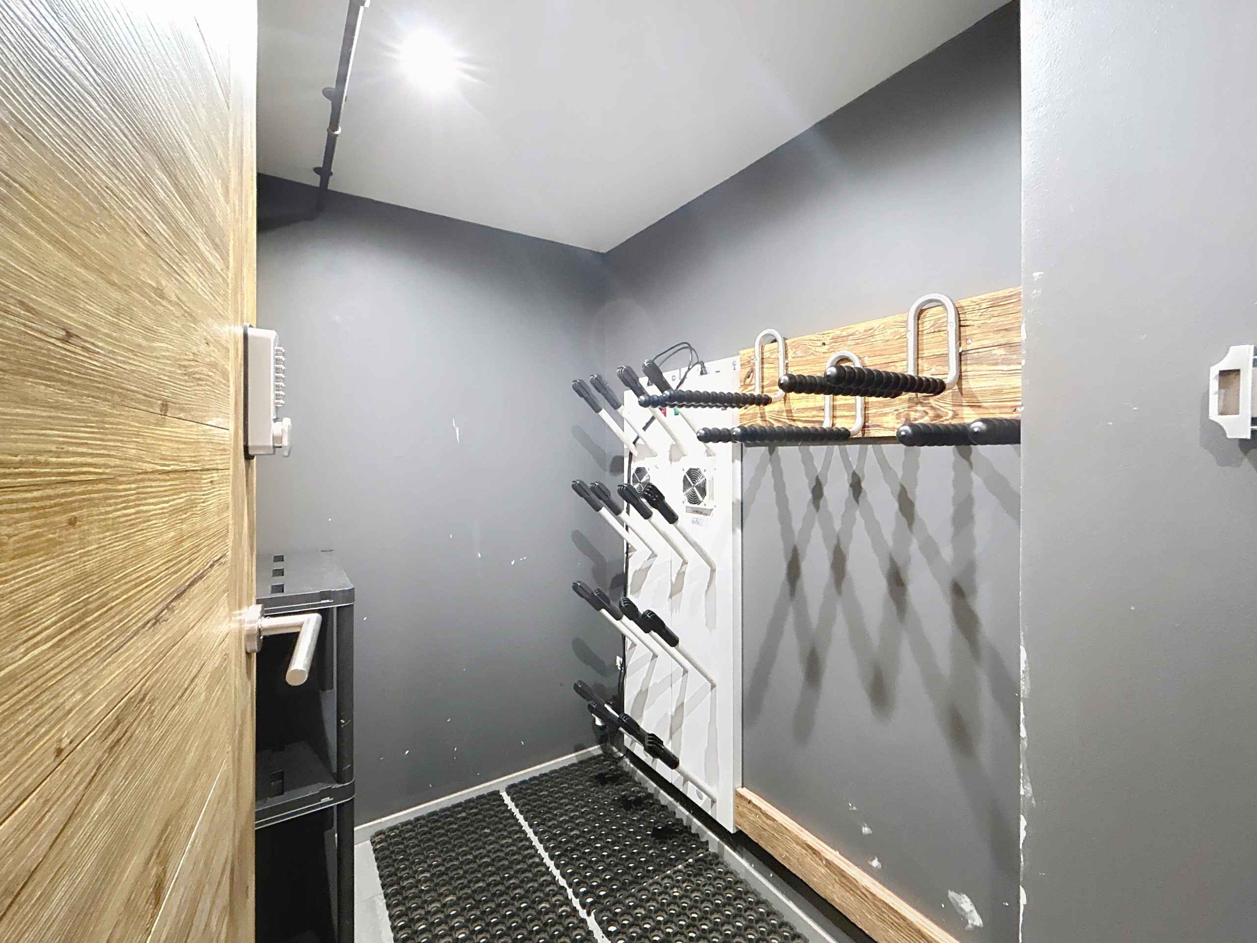 17591567000ac4fbc037c8d3f92e8784f854b77b1f - Attribut alt par défaut.