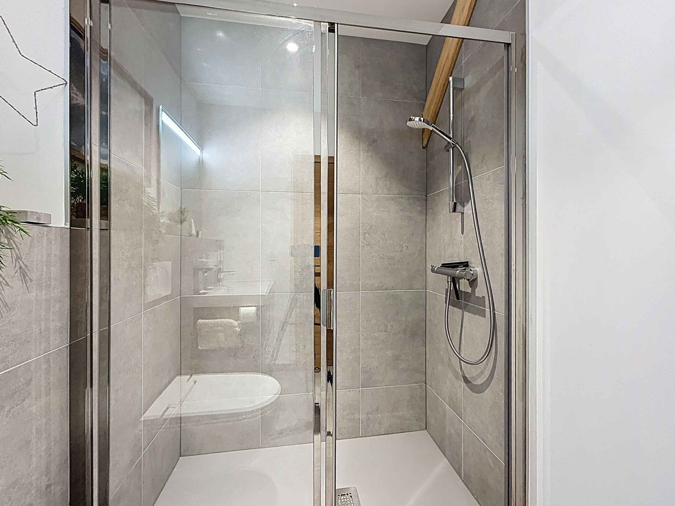 1758011346f509e454c41a5c67ada87cb148eb6c4b - Attribut alt par défaut.