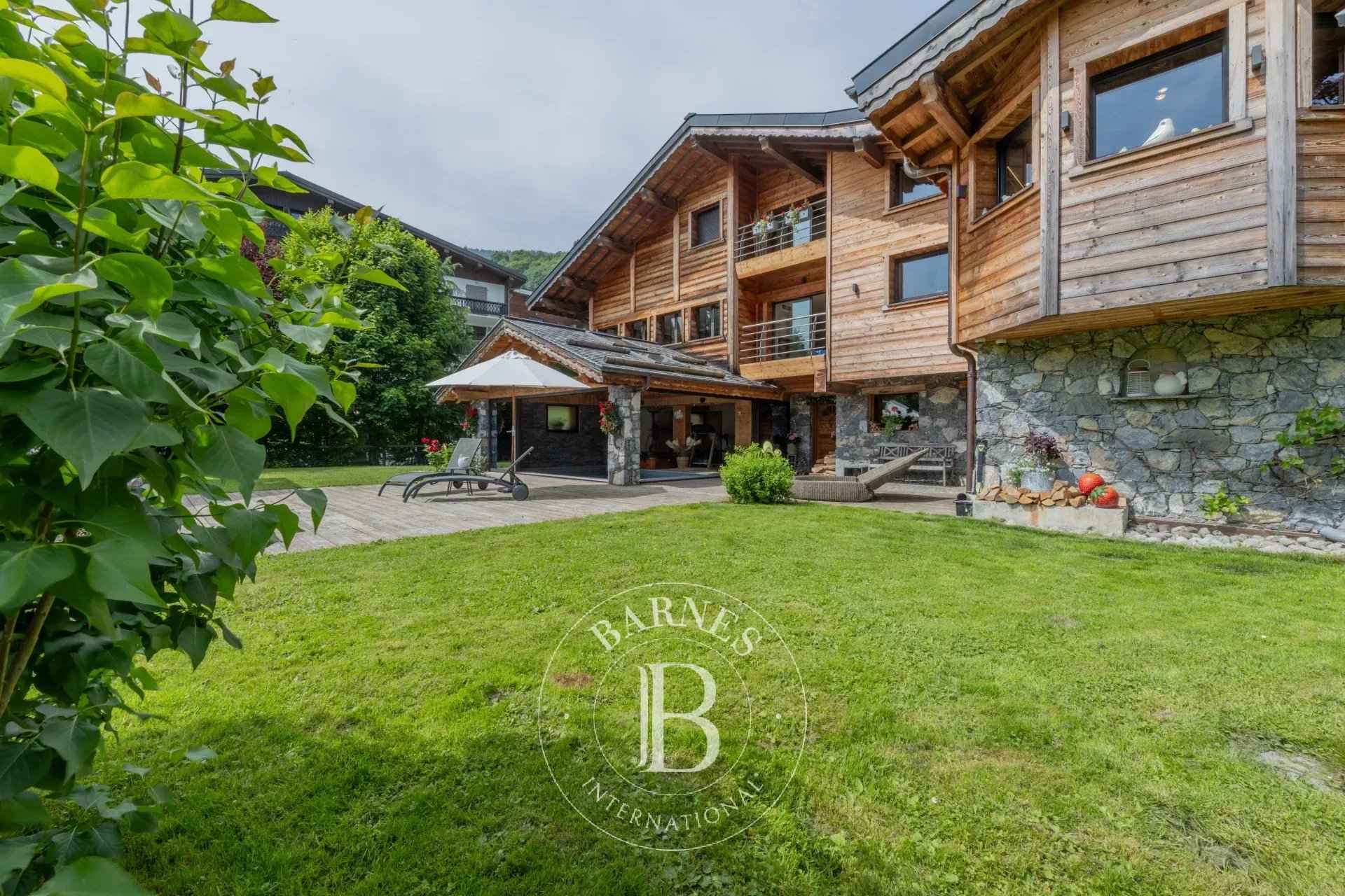 1571eabc8ba9ca5ba809560320b1333d e8f11e5395 1920 original - Attribut alt par défaut.