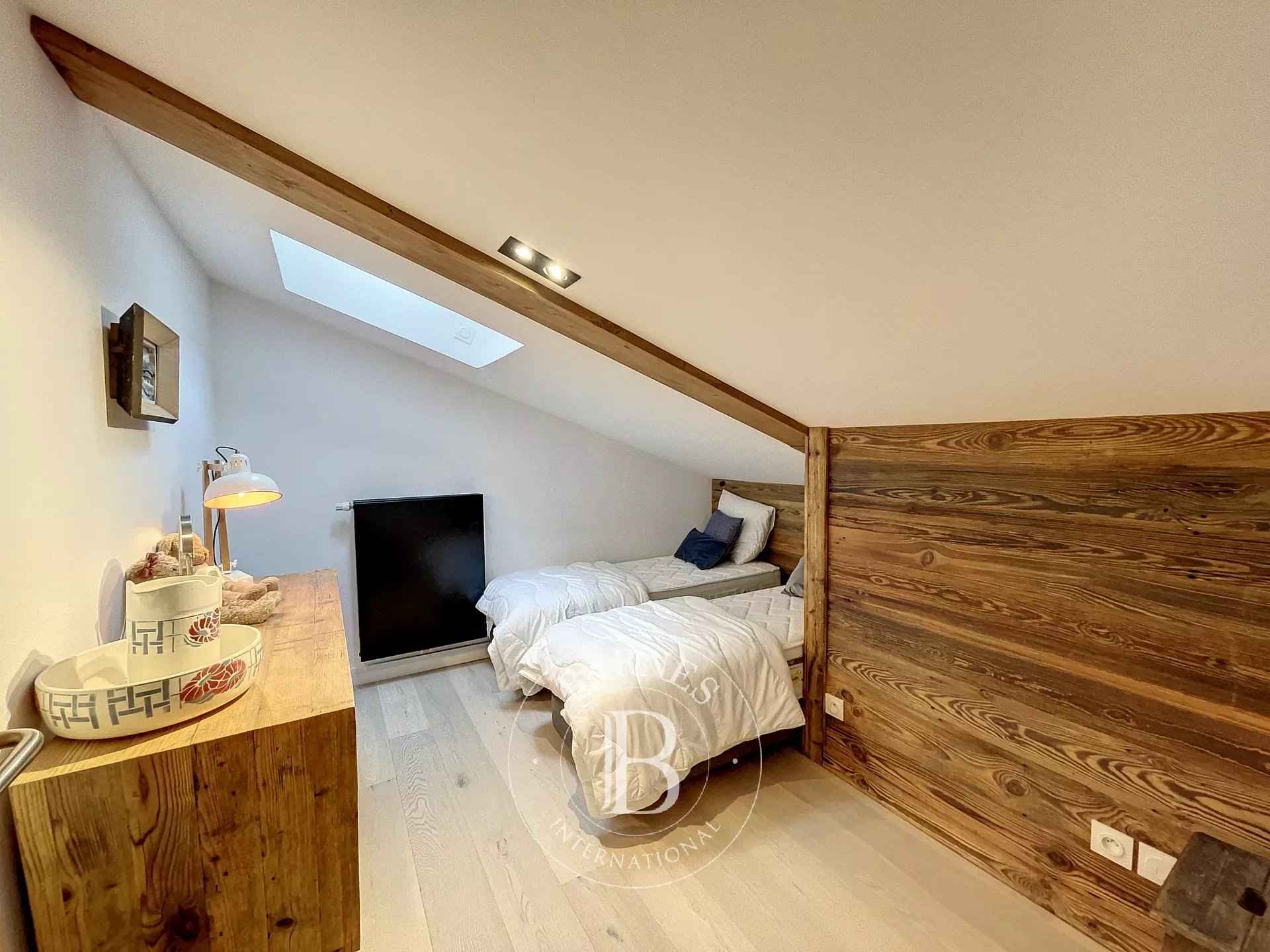 B5c62b989e5c0f1f79cfacb03195db5a 04f1d3040c 1920 original - Translation missing: en.helpers.application.image_tag.default_alt