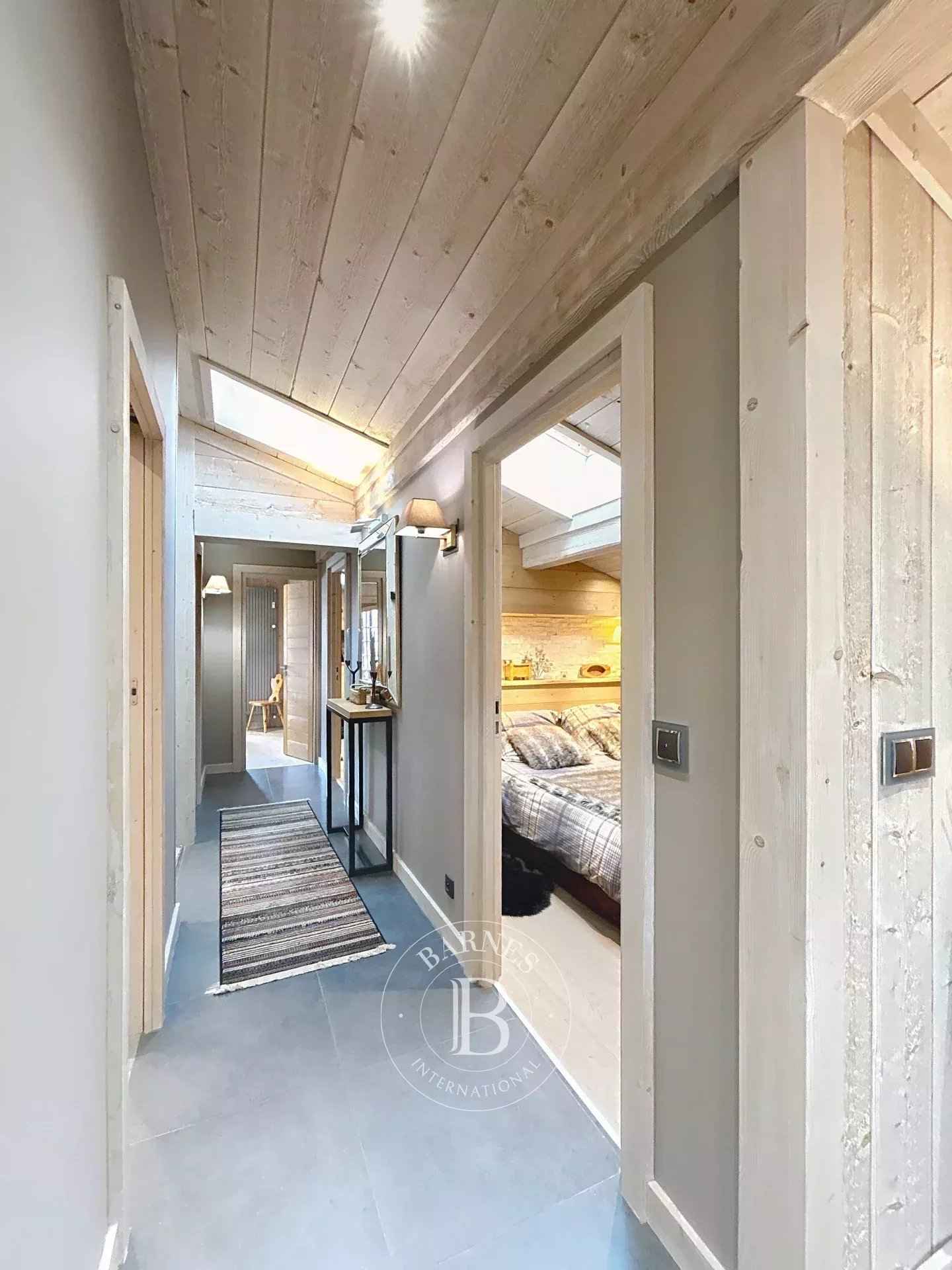 9001b062d00ba3c95e356e93f9057b8d 060f93e3db 1920 original - Attribut alt par défaut.