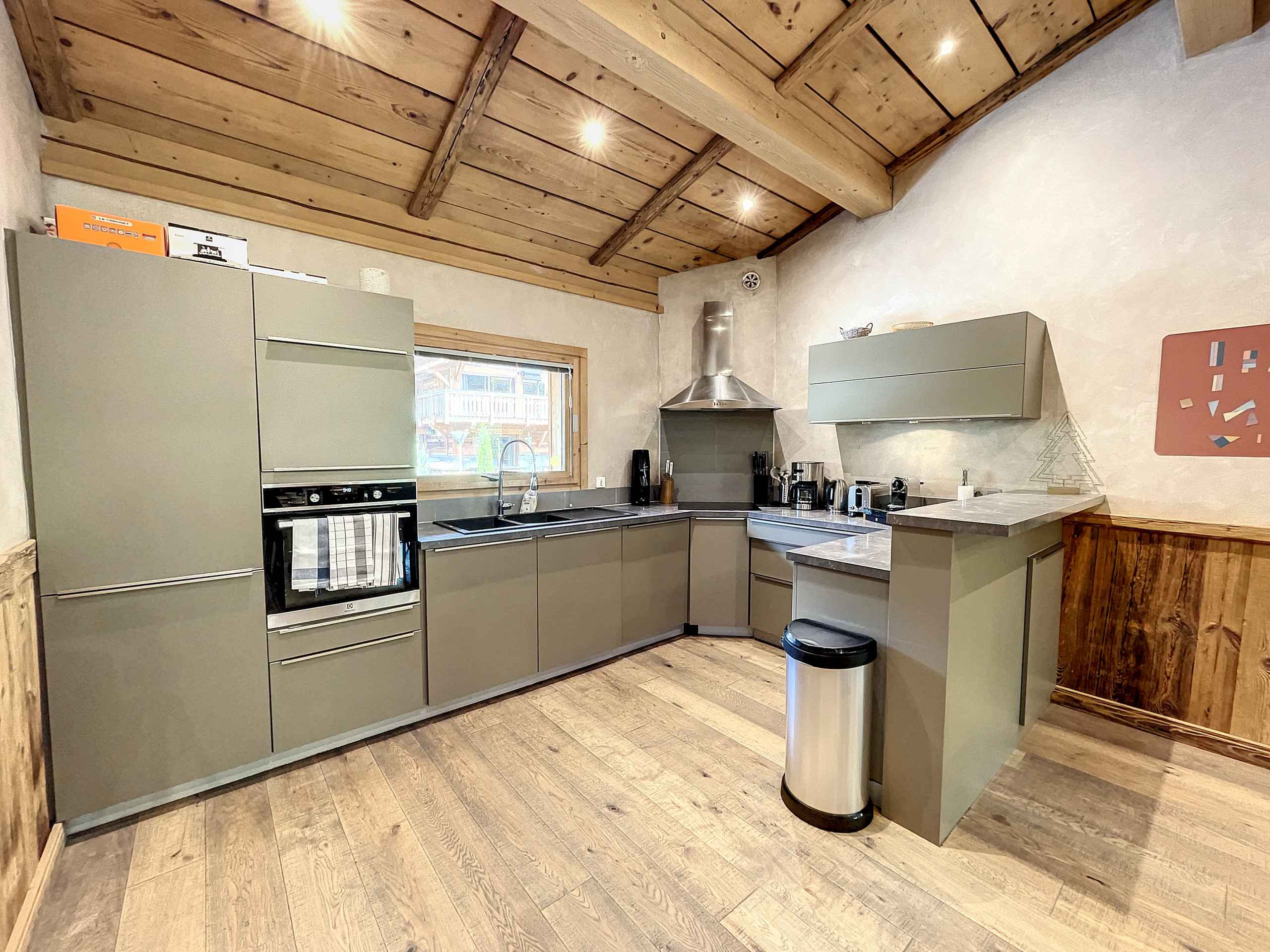 17111225173d1a831073b72c986d75ac3edff44ac8 - Translation missing: en.helpers.application.image_tag.default_alt