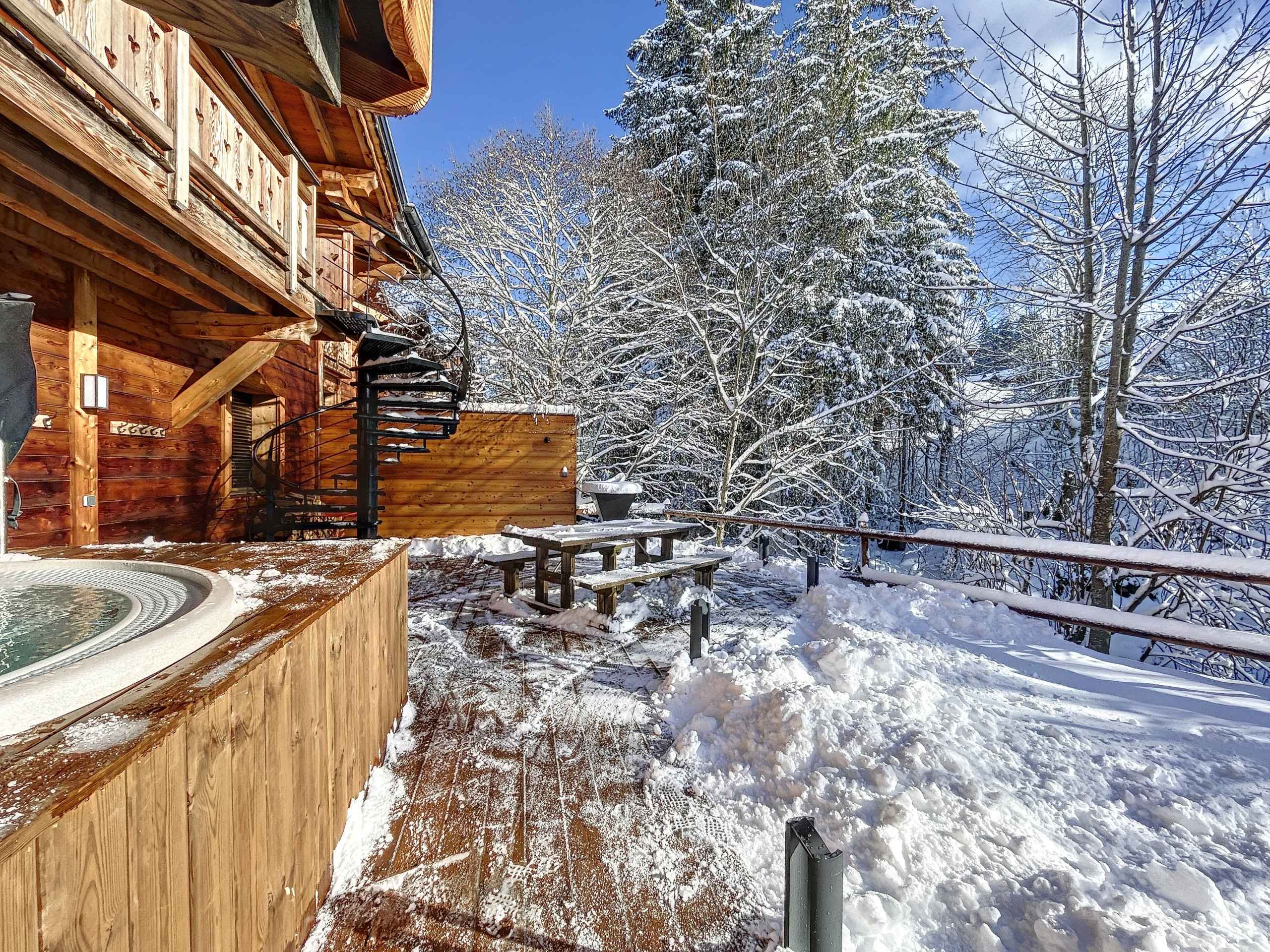 17111225532880db5c3bf583125c7746c33852512b - Translation missing: en.helpers.application.image_tag.default_alt