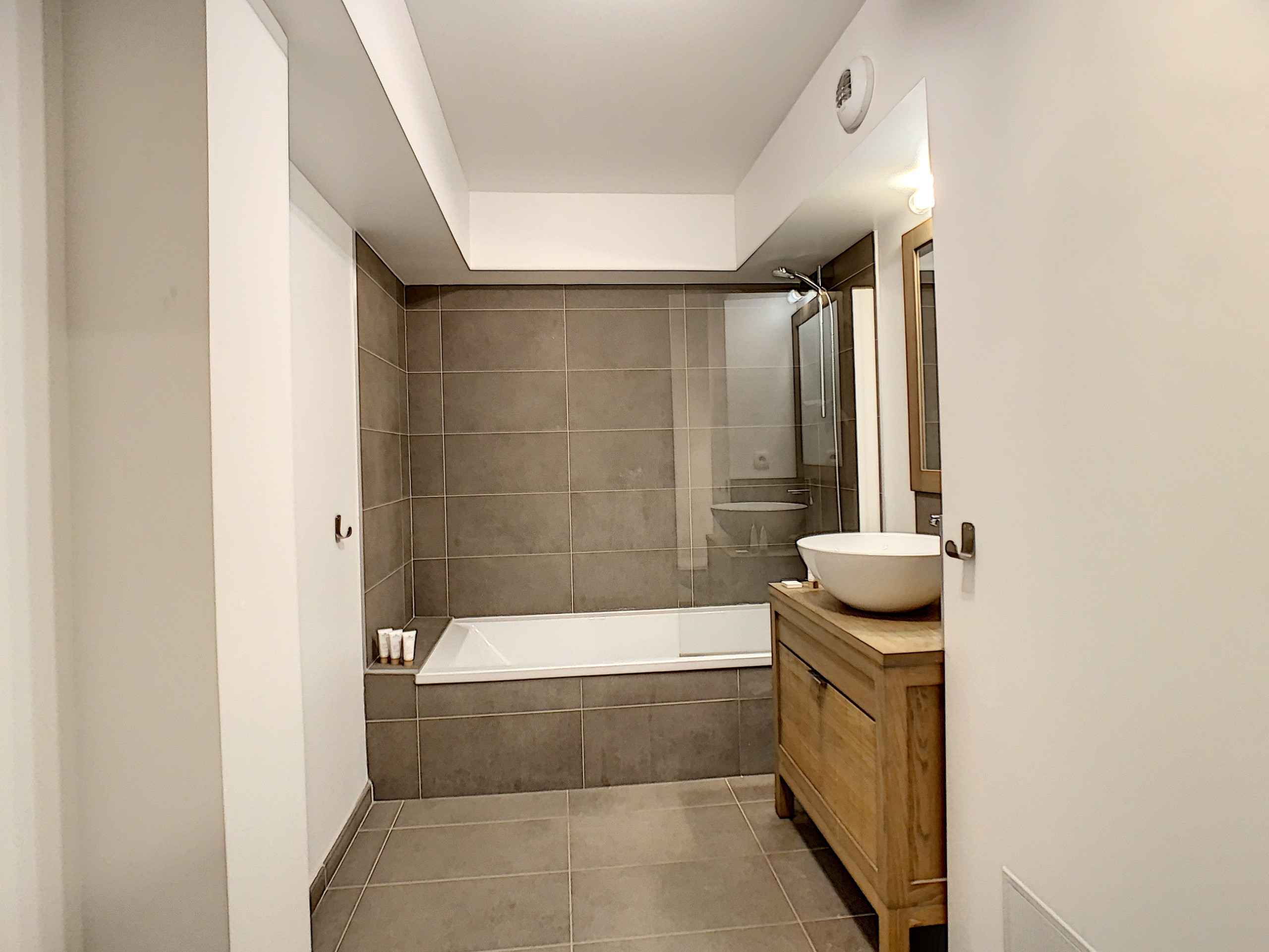 17090445535380458423a0b770e5c6cb8eef85ae4e - Translation missing: en.helpers.application.image_tag.default_alt