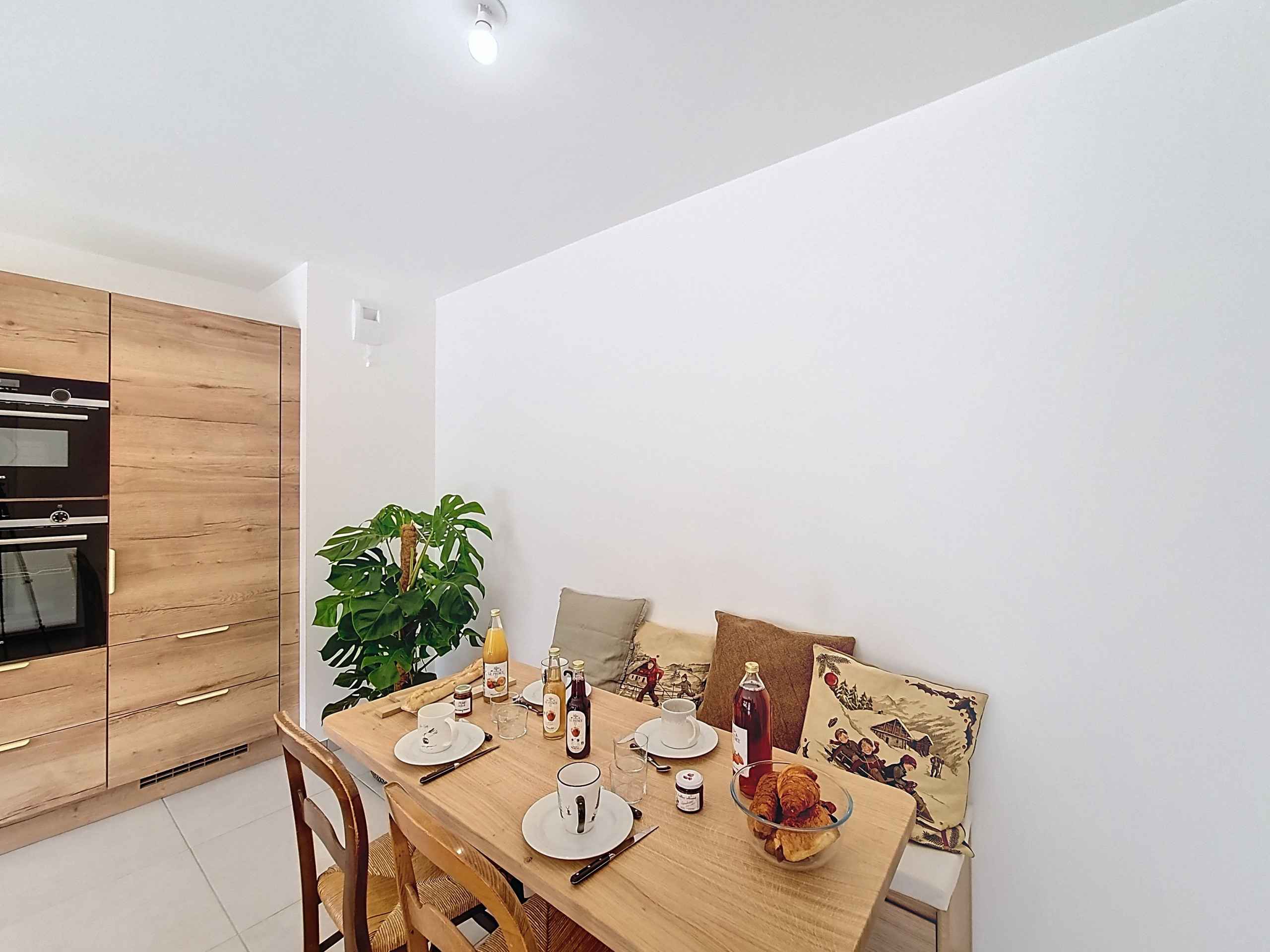 17550006805182facf6b45705bdc2d823c8fa58649 - Translation missing: en.helpers.application.image_tag.default_alt