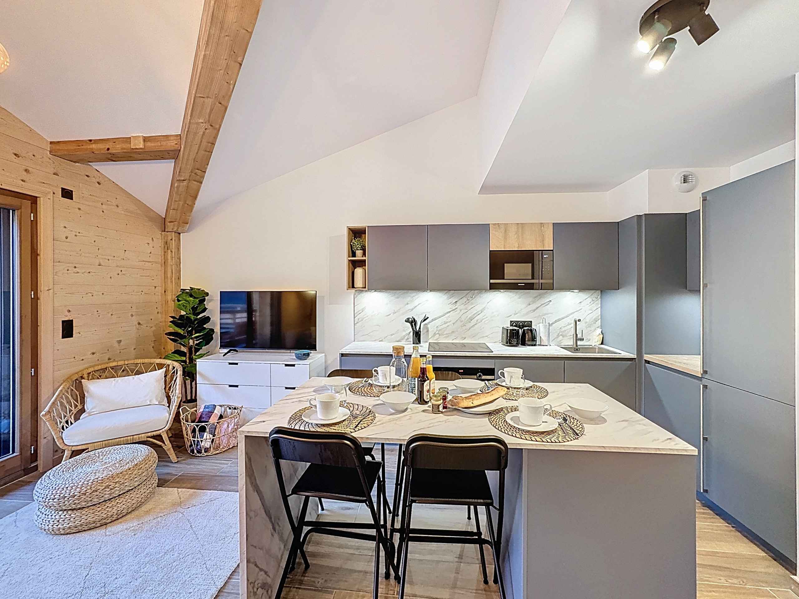 1763396824631733494cff8427fc148dc2b13bd111 - Translation missing: en.helpers.application.image_tag.default_alt