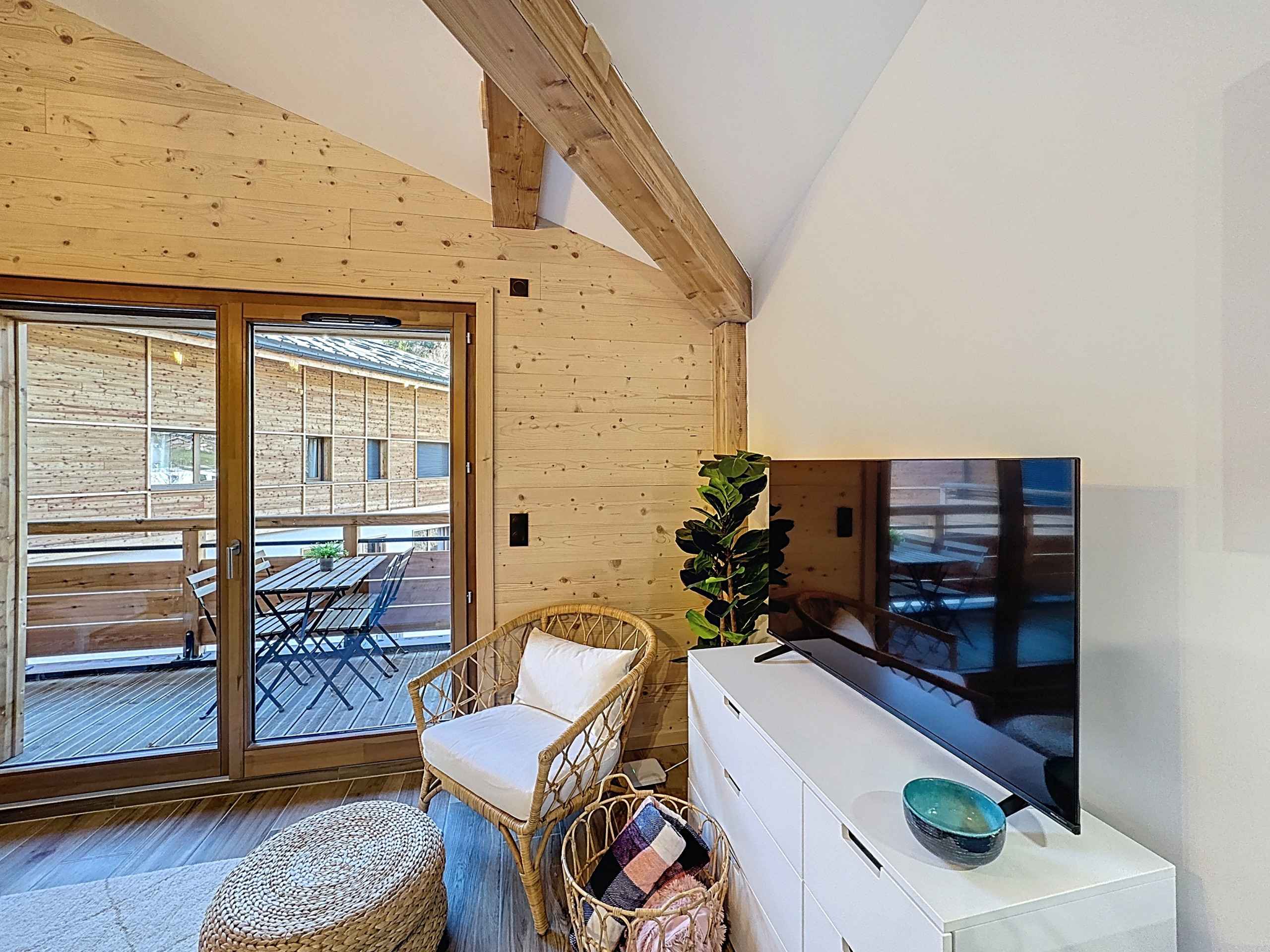 17633968342a39d79ece3f662d4a7e79bb7b6485e3 - Translation missing: en.helpers.application.image_tag.default_alt