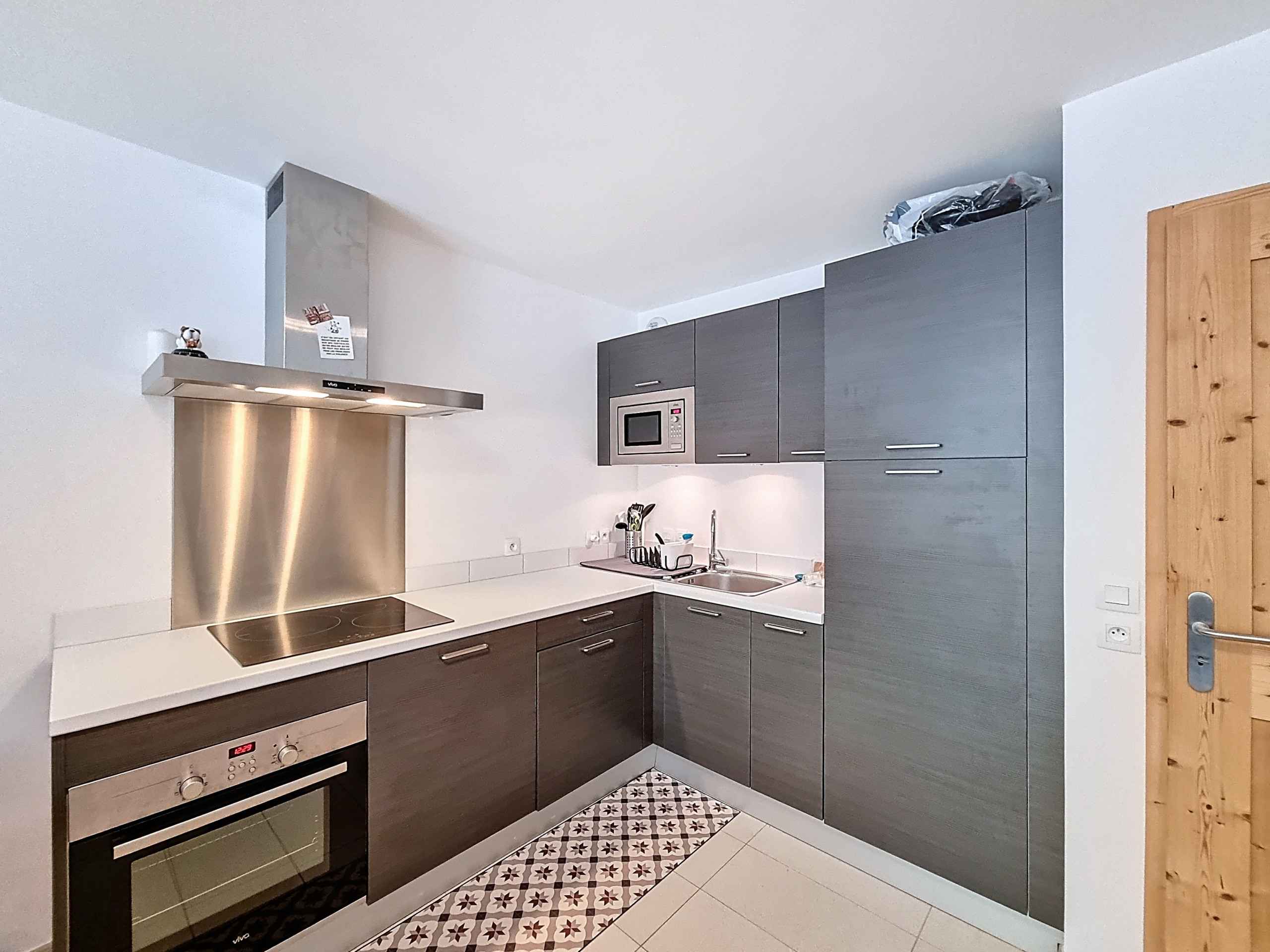 17569055000f9356dac5b217c2e0c91960907827ab - Translation missing: en.helpers.application.image_tag.default_alt