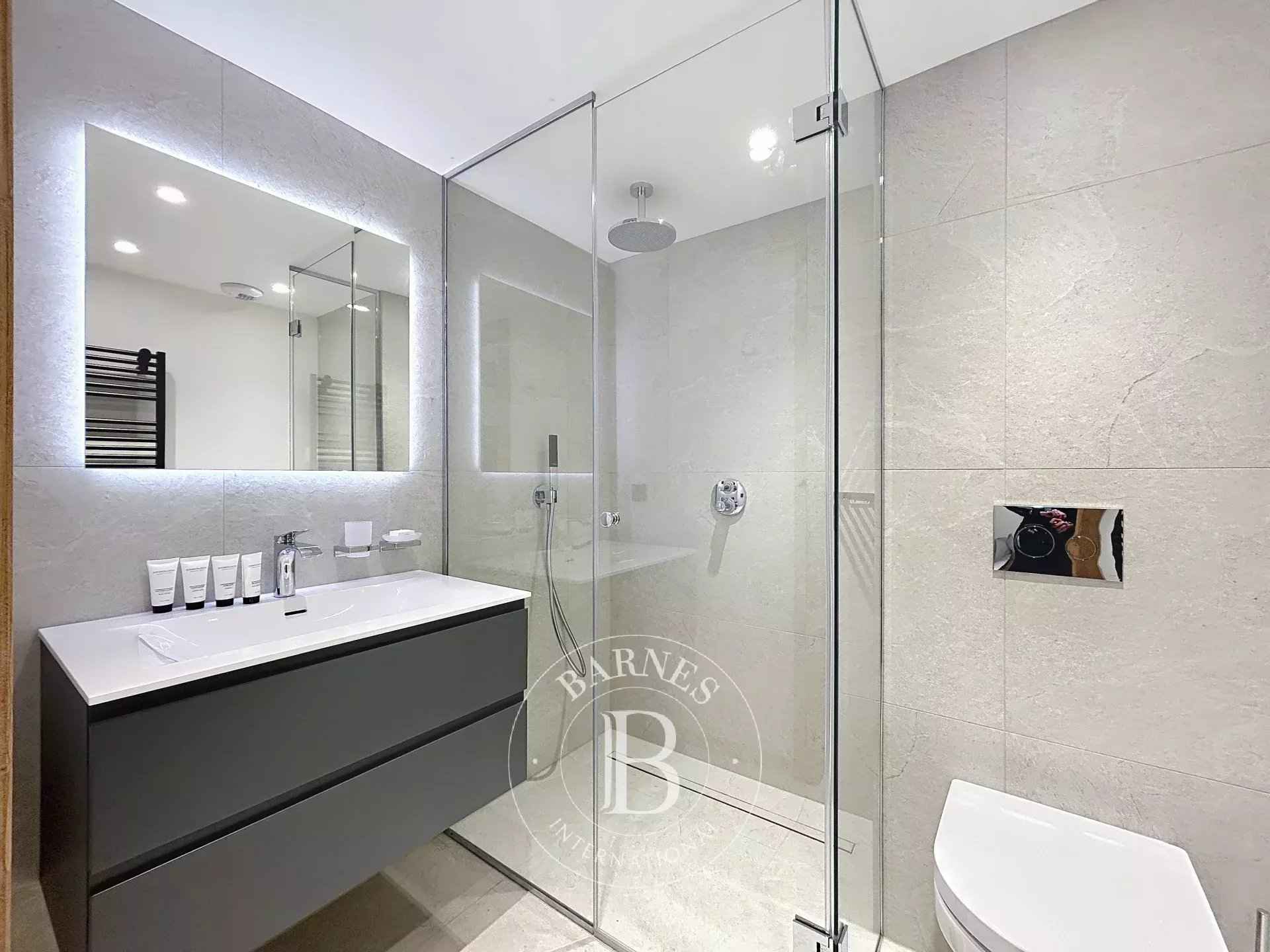 13d2963c598ac222d3b146a75c15ba27 a73140abd1 1920 original - Attribut alt par défaut.