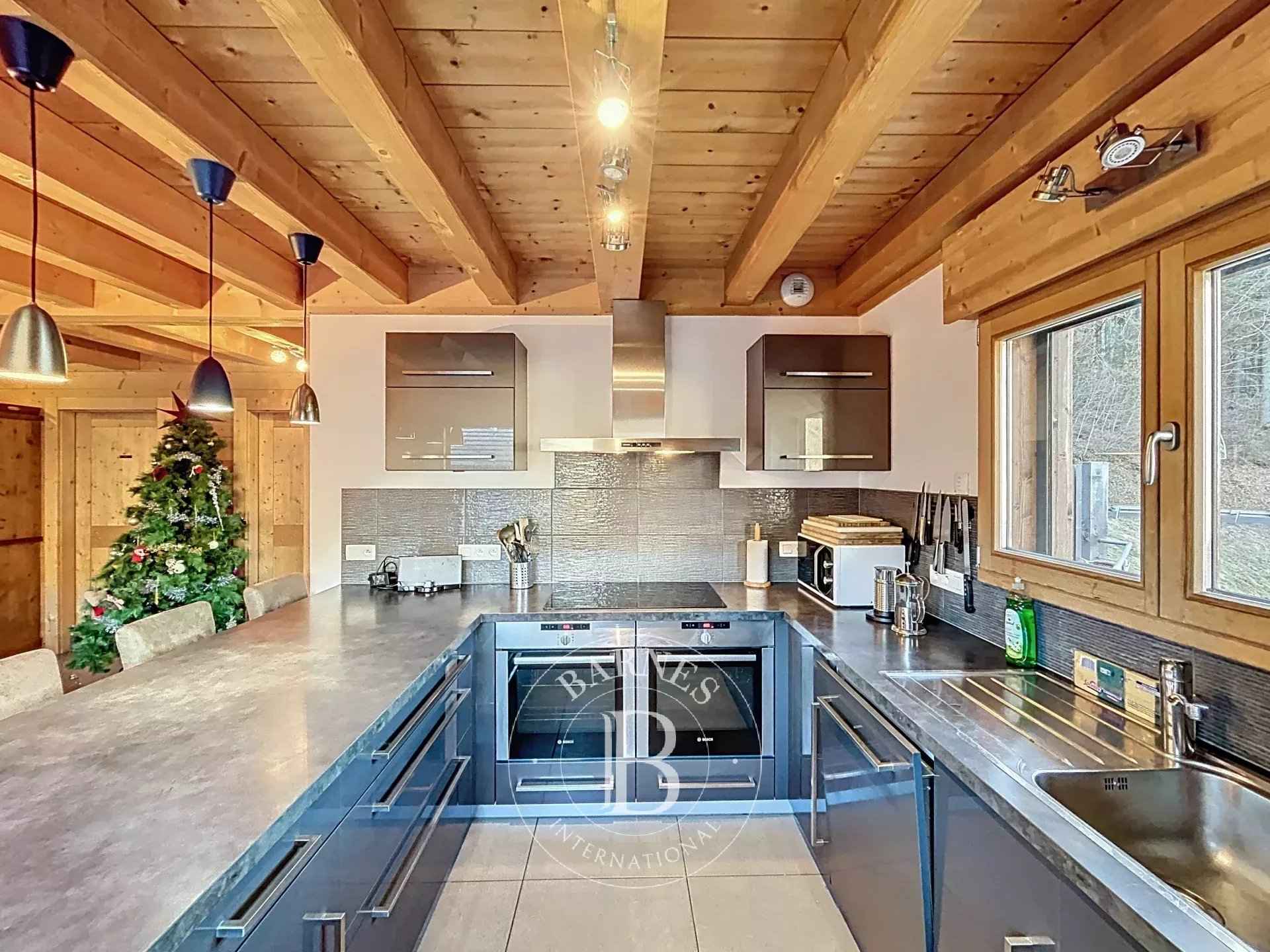 1e1503fb710513f786b38f0126f5479c d16692e215 1920 original - Attribut alt par défaut.