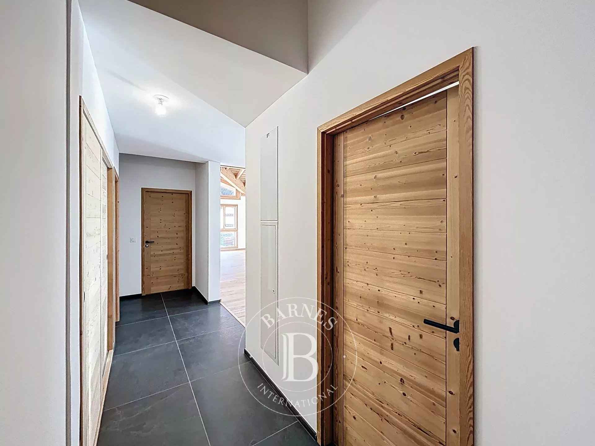 0c9d5fd1d6b57d4a65b4cb63195f4171 520ce01b4b 1920 original - Translation missing: en.helpers.application.image_tag.default_alt