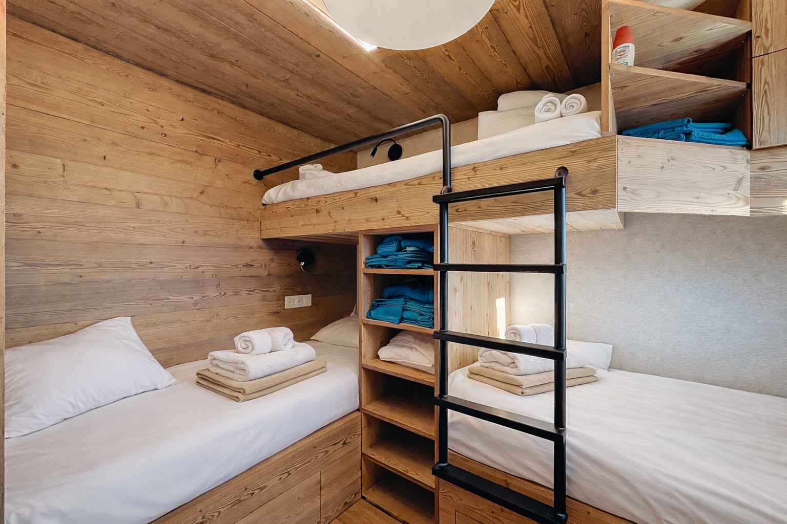 17664005855c58dc28b546800e88b9a12665de33a4 - Attribut alt par défaut.