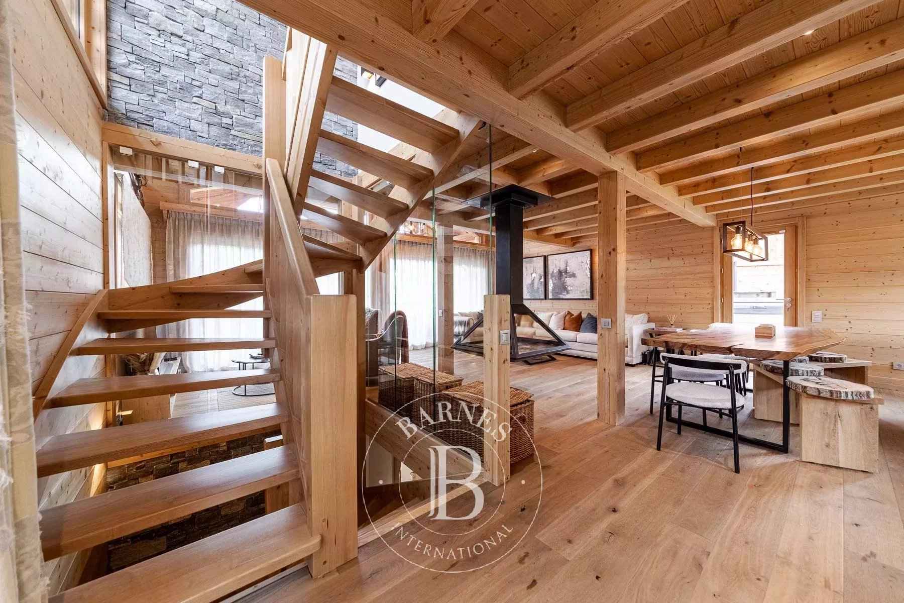 352e7467110ad83d586cab3ff3a735fc 85cb00c4f5 1800 original - Attribut alt par défaut.