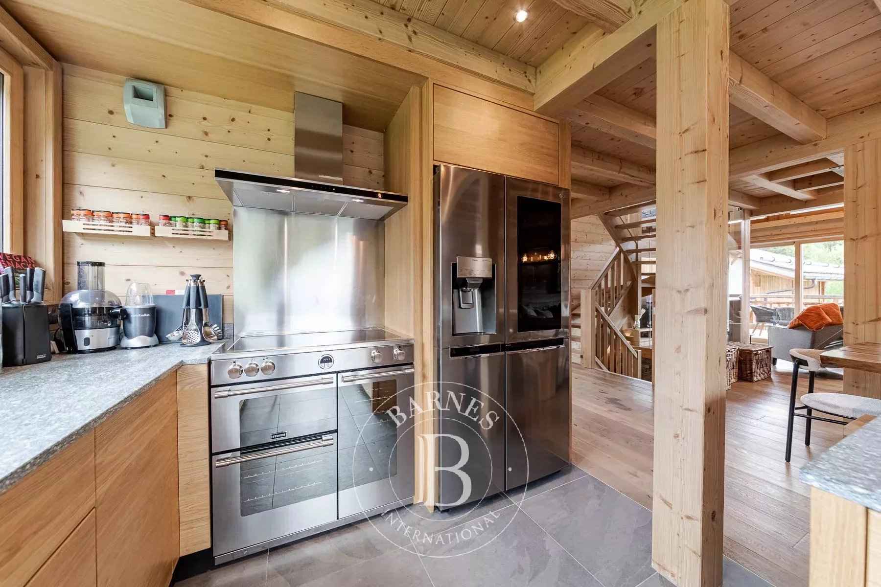 C3c8384a6cde5f1637a52ebb76c0e9c4 4a3f2b44bf 1800 original - Attribut alt par défaut.