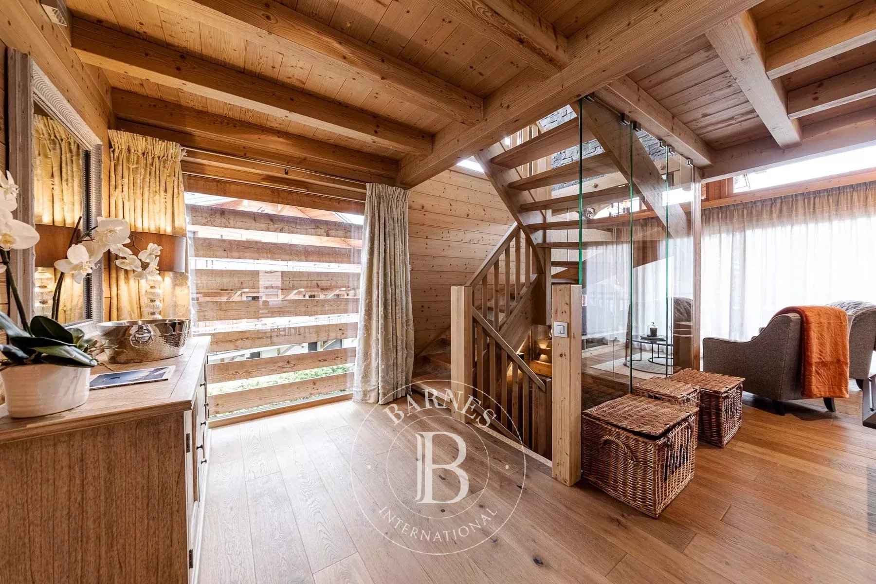 7aa90fc40947d10df4e480d576378bee 1e54388103 1800 original - Attribut alt par défaut.