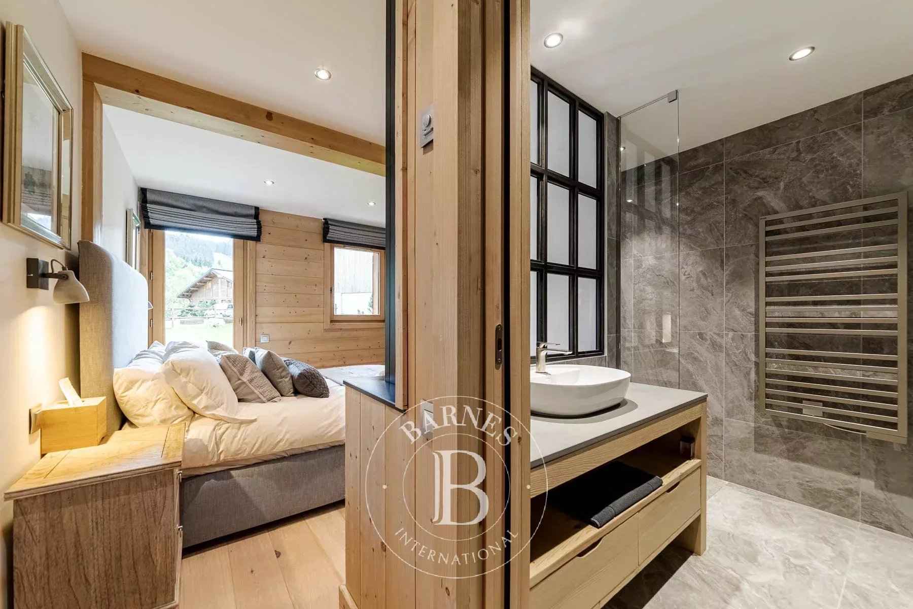 8d2a405caf930f2daea940fe895b89b7 c0f6ff80a7 1800 original - Attribut alt par défaut.