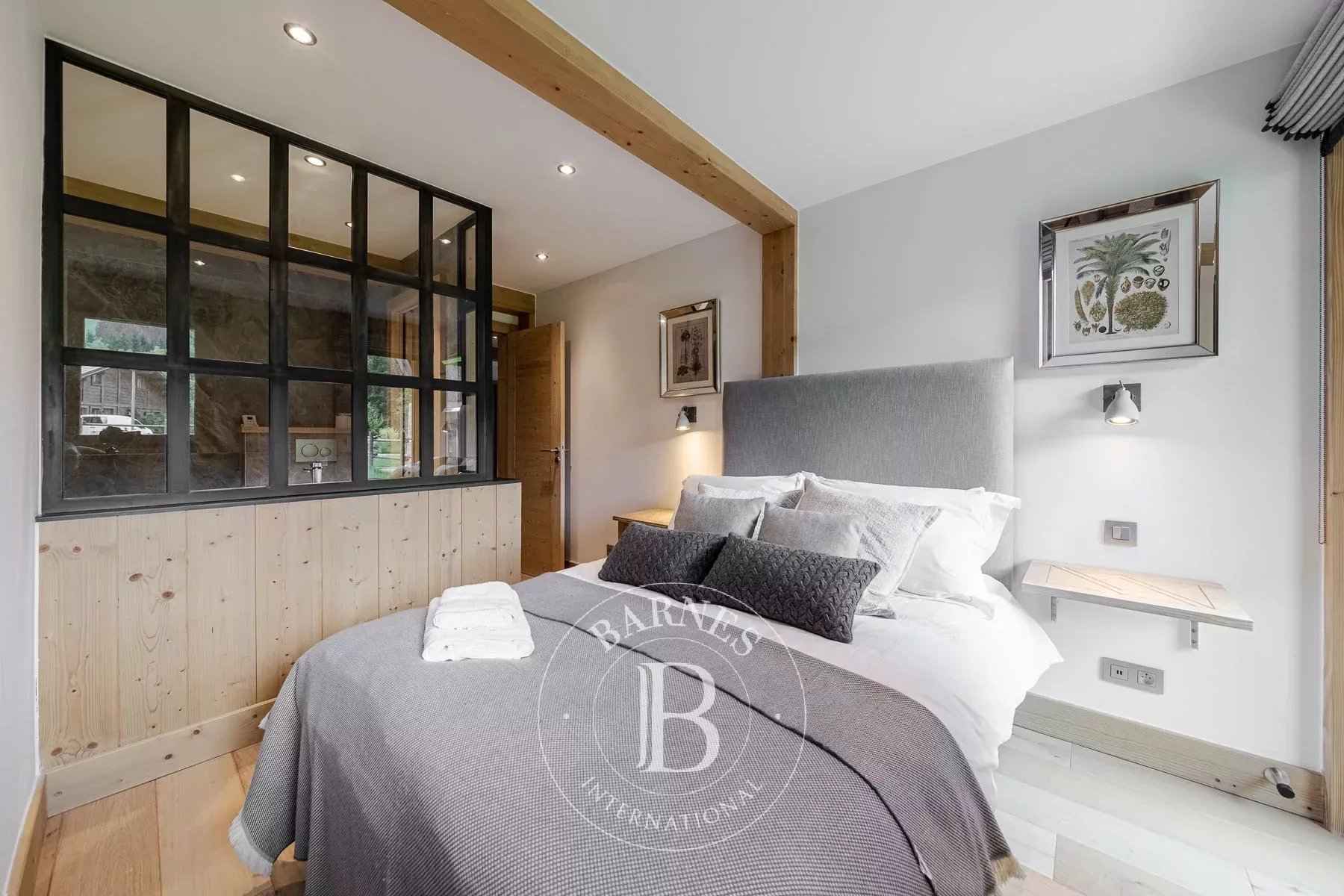 09367d0fd79af7d3bfcd0738193828fe 41c2c3220d 1800 original - Attribut alt par défaut.