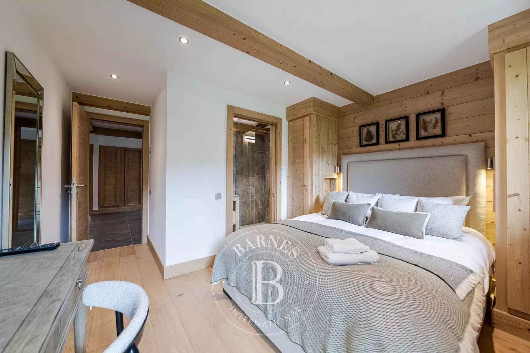 0bf08b1b3dd5a61796735c583b0bbc7c 7c92f08905 1800 original - Attribut alt par défaut.