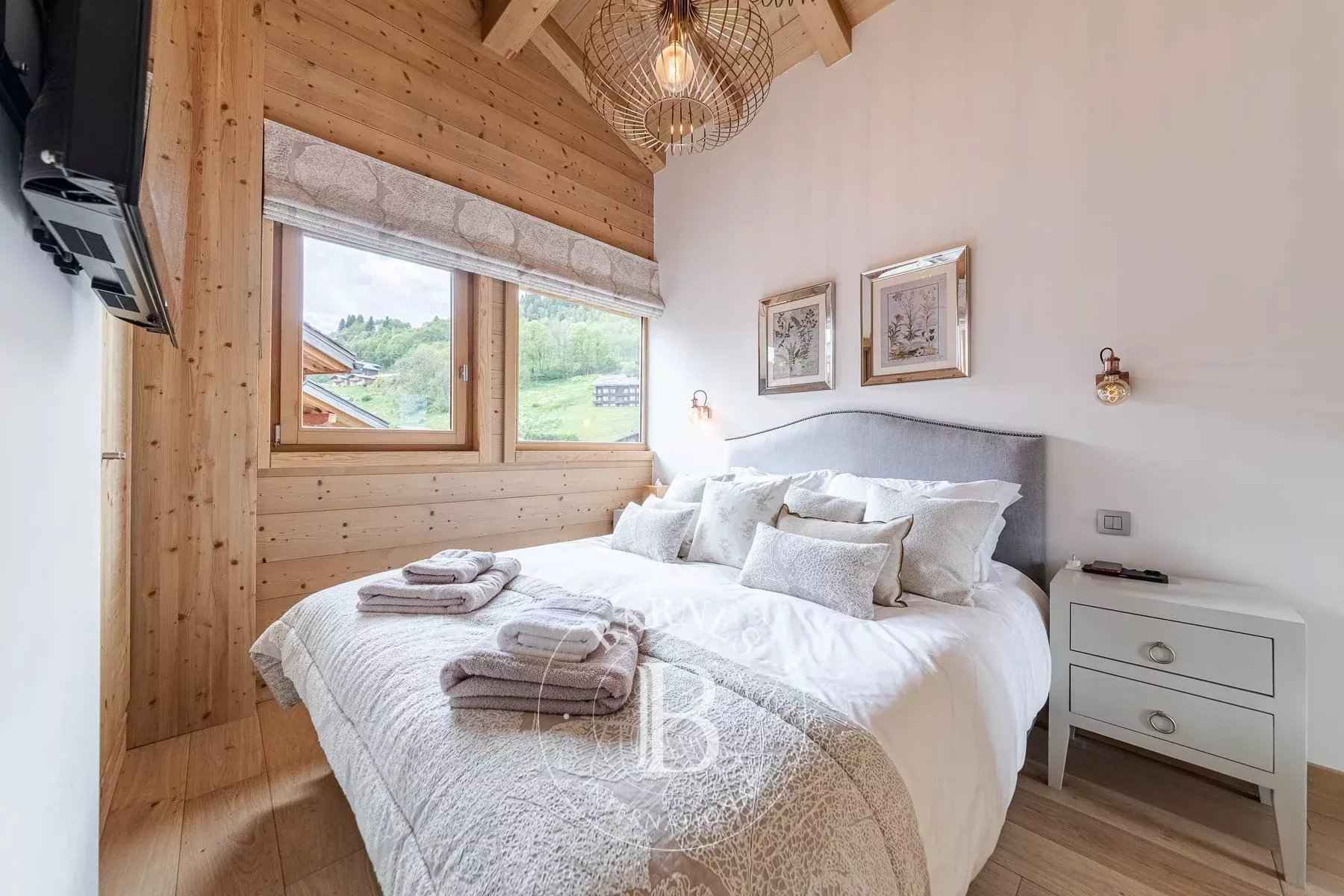 D036e51ad12fba5ed7292af92be2a4af c81c503400 1800 original - Attribut alt par défaut.