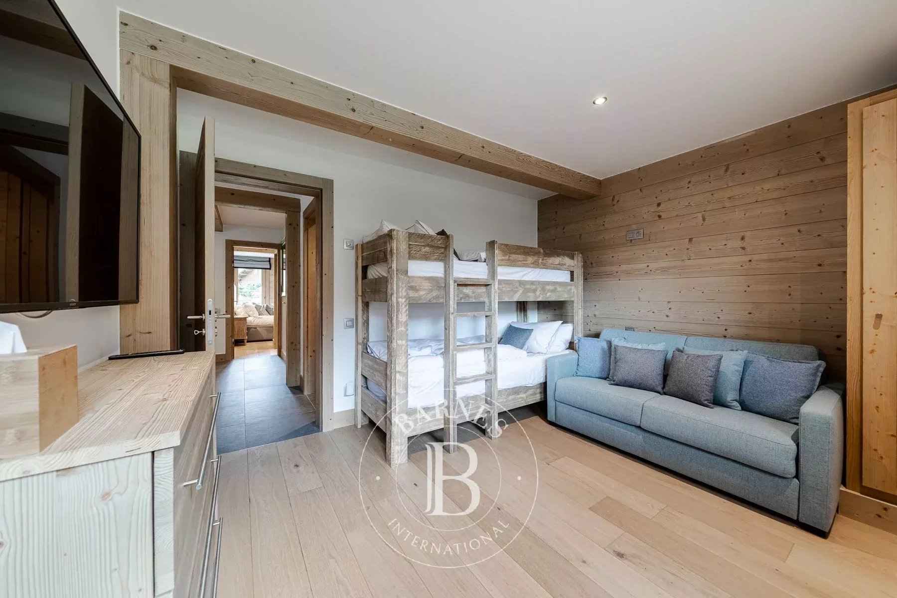 396f4e764584c8751abf9f88a1a587ee 913ca98670 1800 original - Attribut alt par défaut.