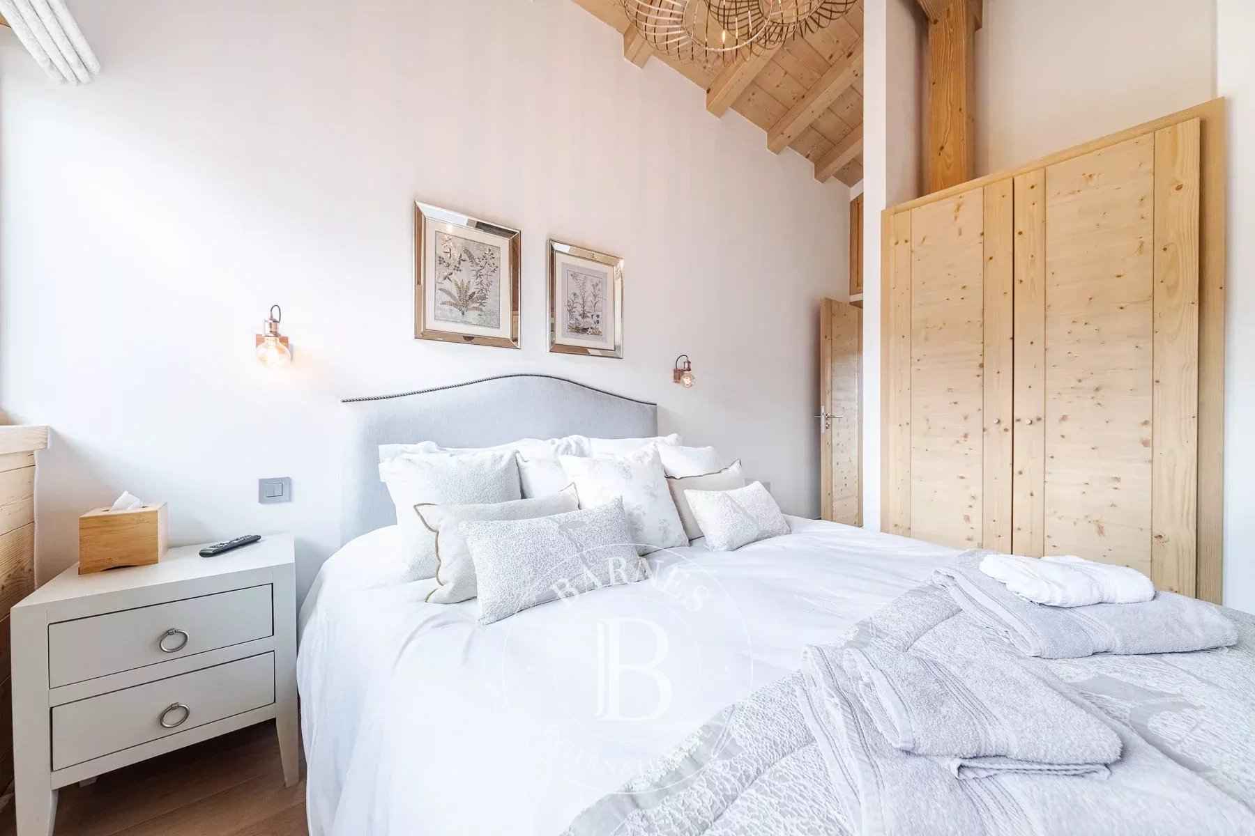 44b6fde9b57d27387bae53be5feec719 058af7665c 1800 original - Attribut alt par défaut.