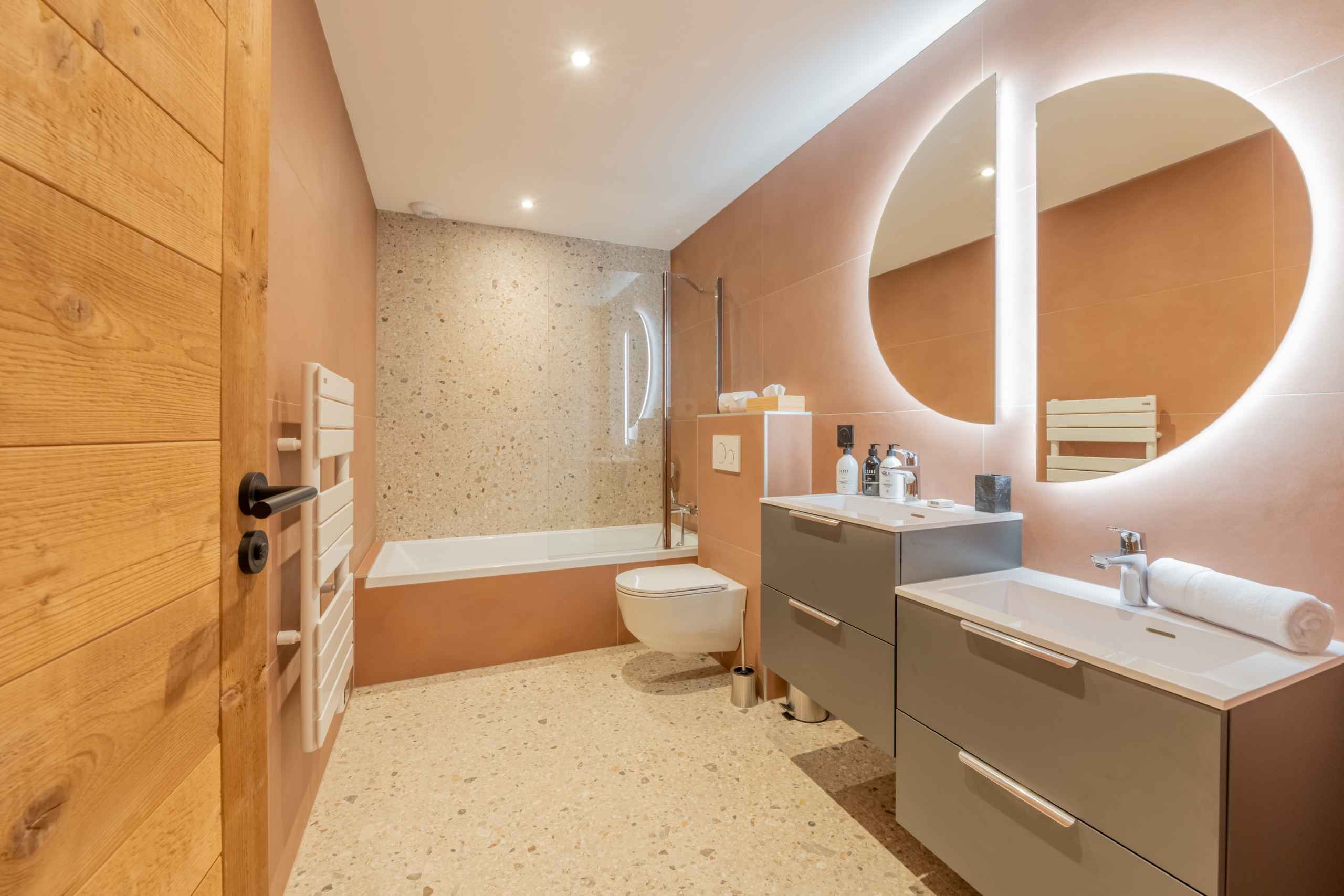 1768495060590f5b293e27d73ae02d8b546a2067d4 - Translation missing: en.helpers.application.image_tag.default_alt