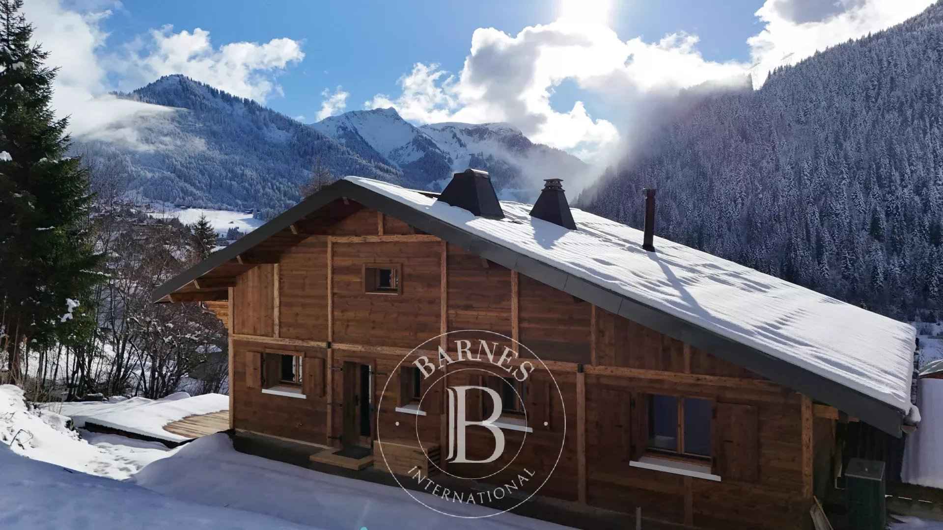 Cbf44d13eb9fe3d2b01adeeb863f7f93 052d4fd325 1920 original - Attribut alt par défaut.