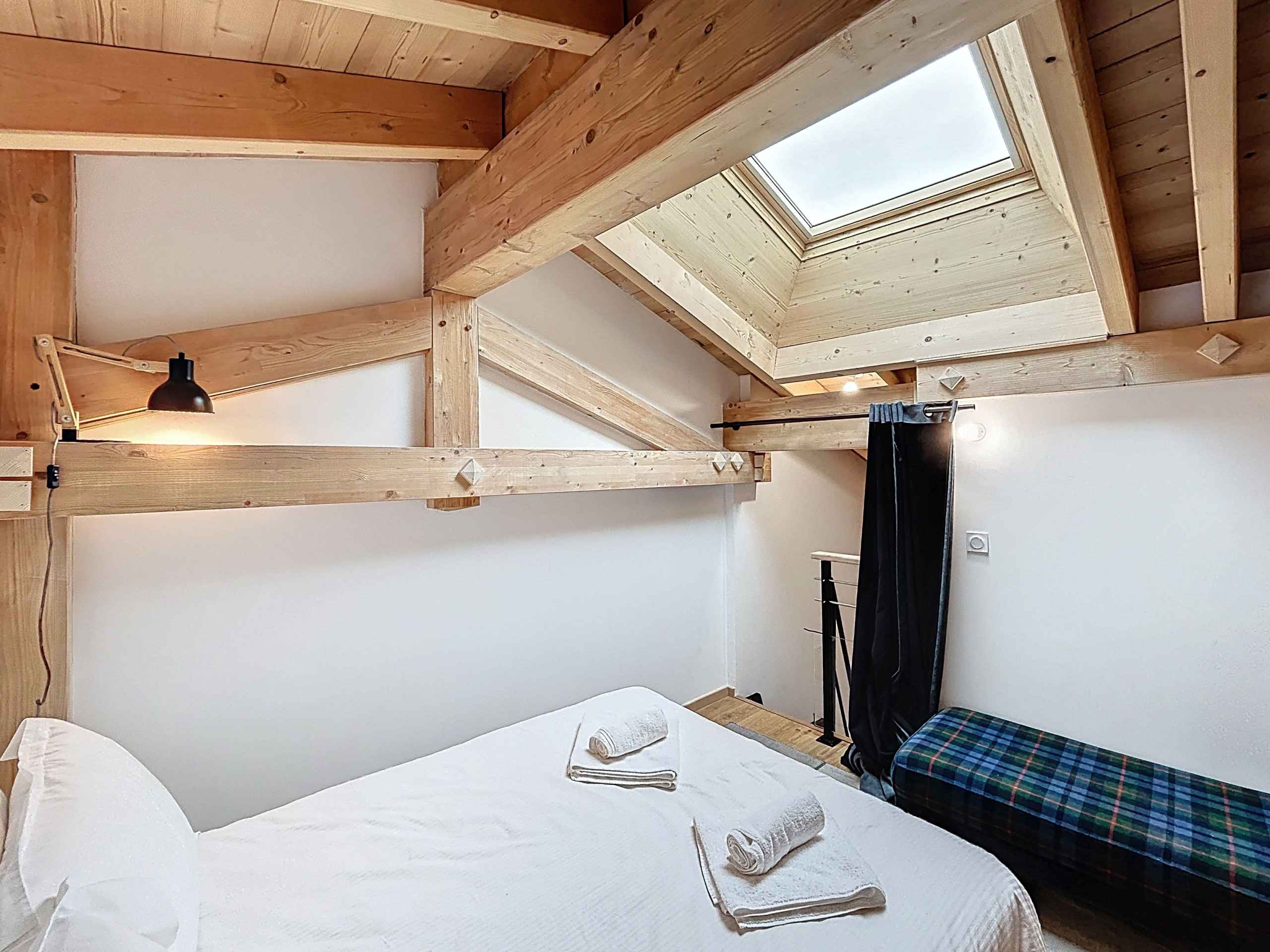 17633925706011b884592ab14896fa191ffb9f0c00 - Translation missing: en.helpers.application.image_tag.default_alt