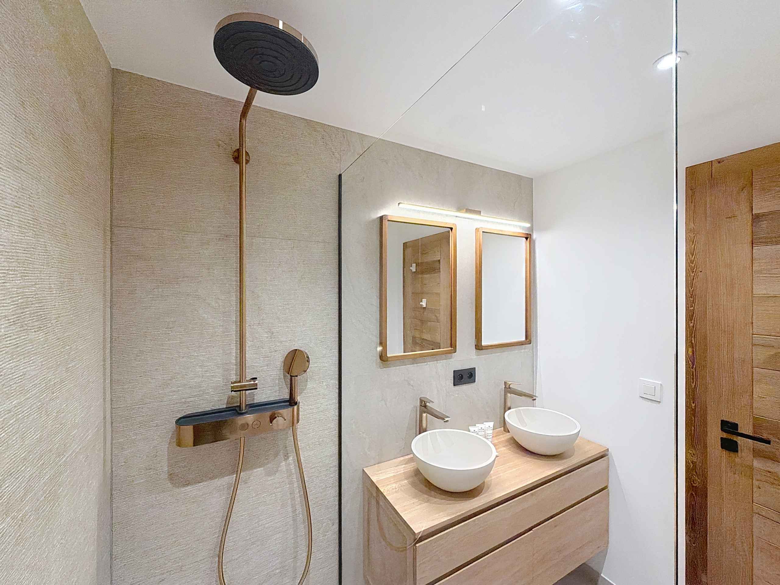 176640051668322eed9dc1d3c3e8525a6f9c5da621 - Attribut alt par défaut.