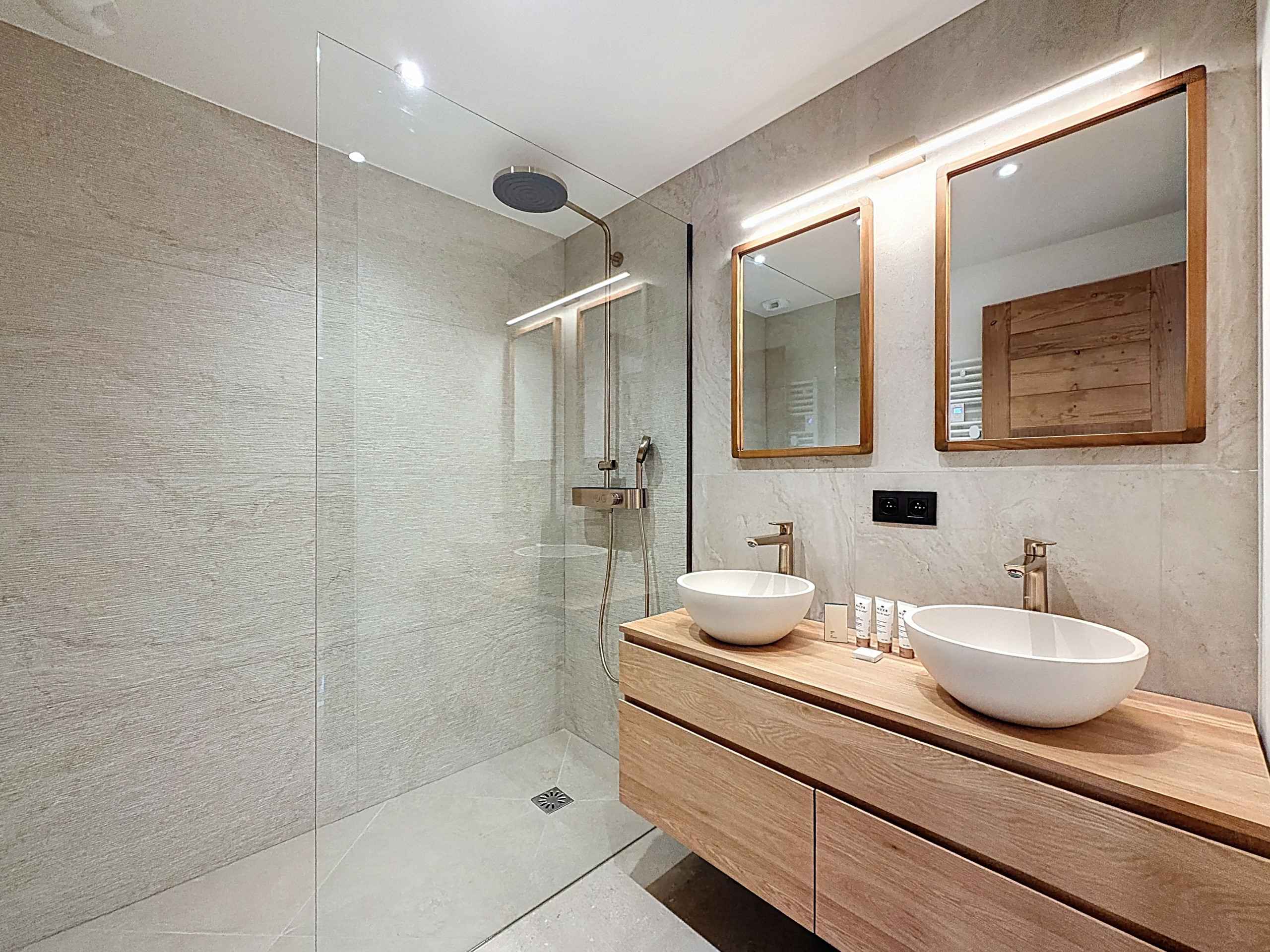 176640052127c3592382acffdbaae294224061aa99 - Attribut alt par défaut.