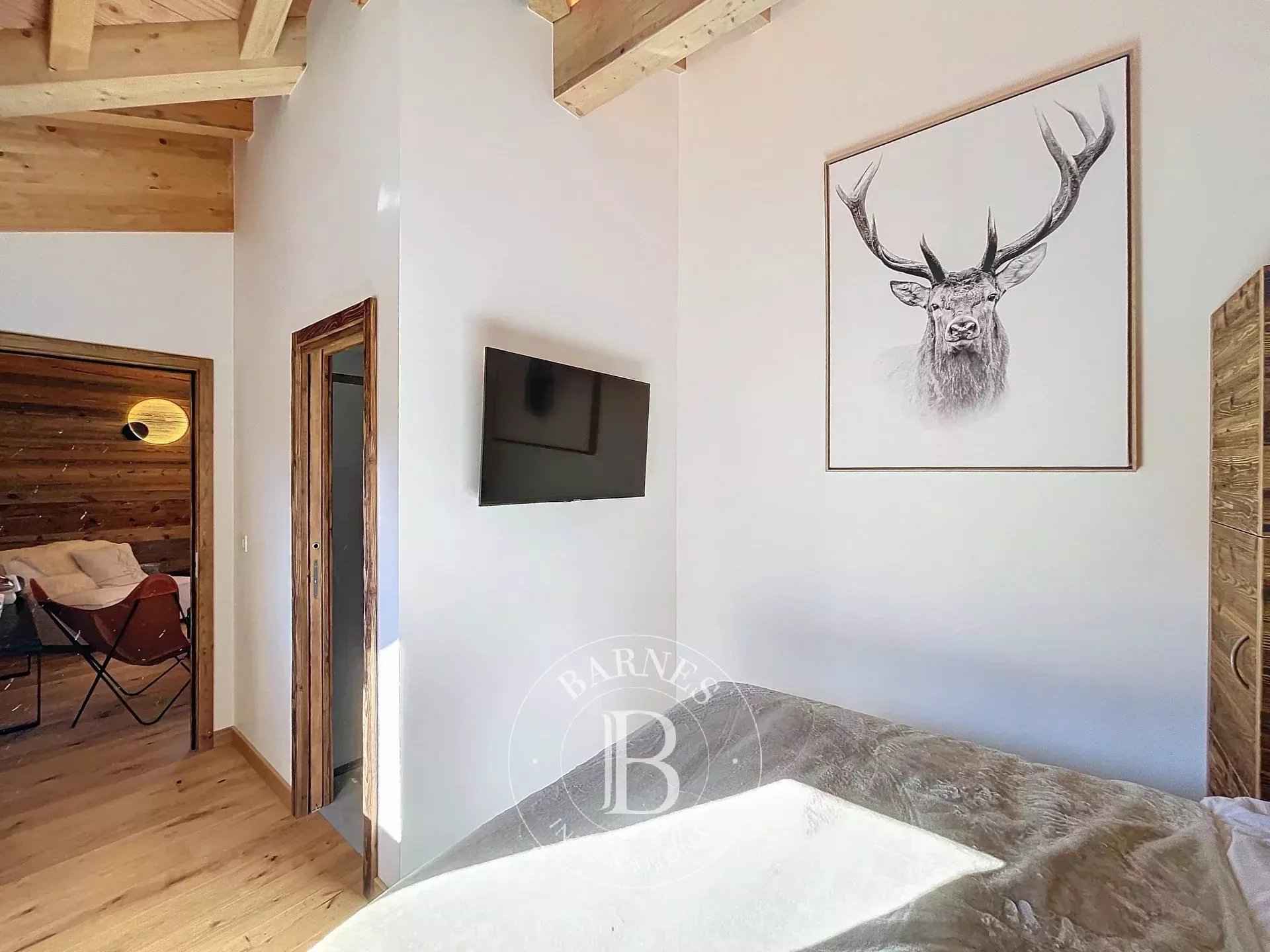 60f26f98eb2d419db8e53bb30477fe17 28a6ee26aa 1920 original - Attribut alt par défaut.