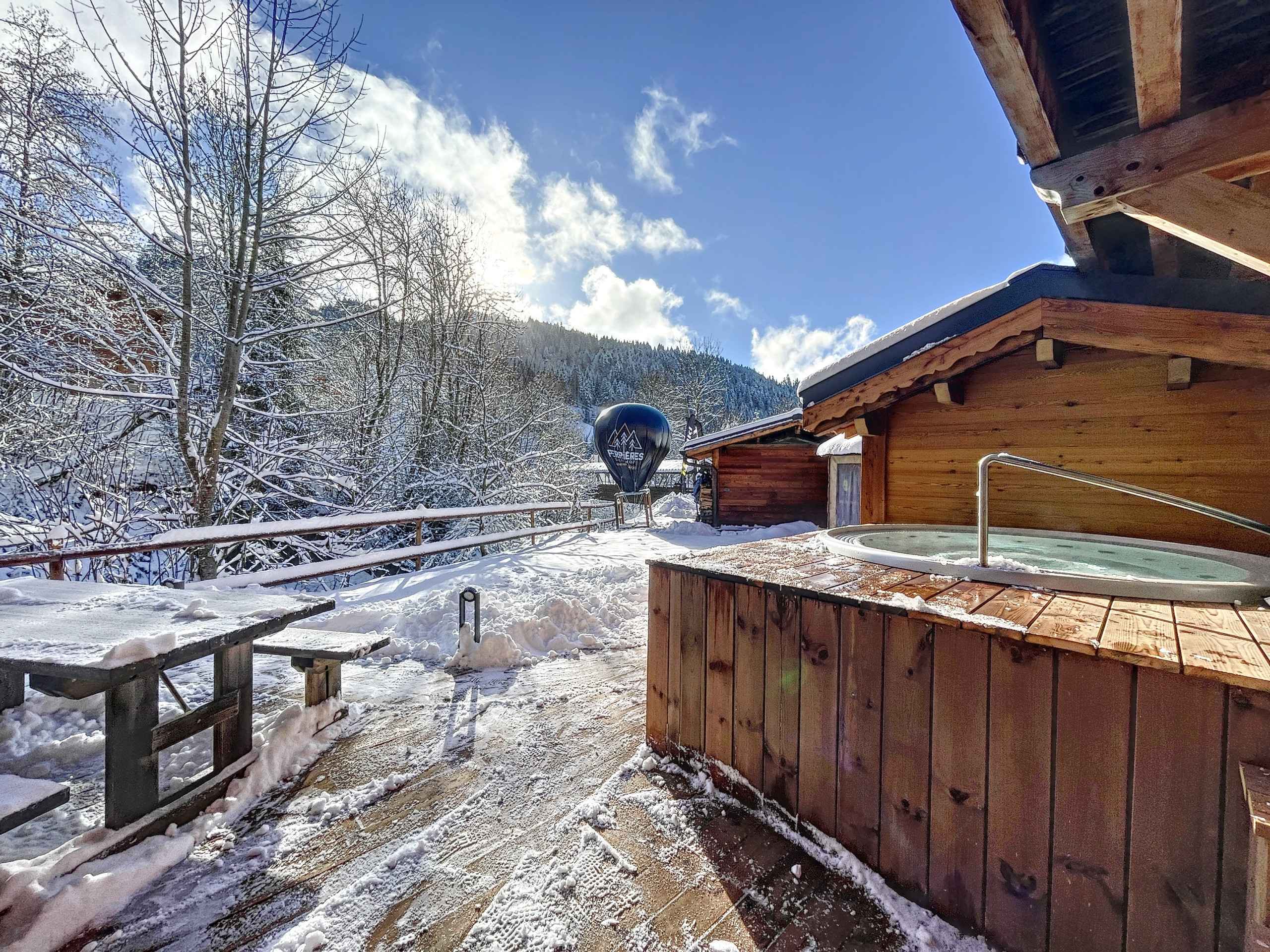 1711122551b7511ac169b3cf221a97c4d76447d95a - Attribut alt par défaut.