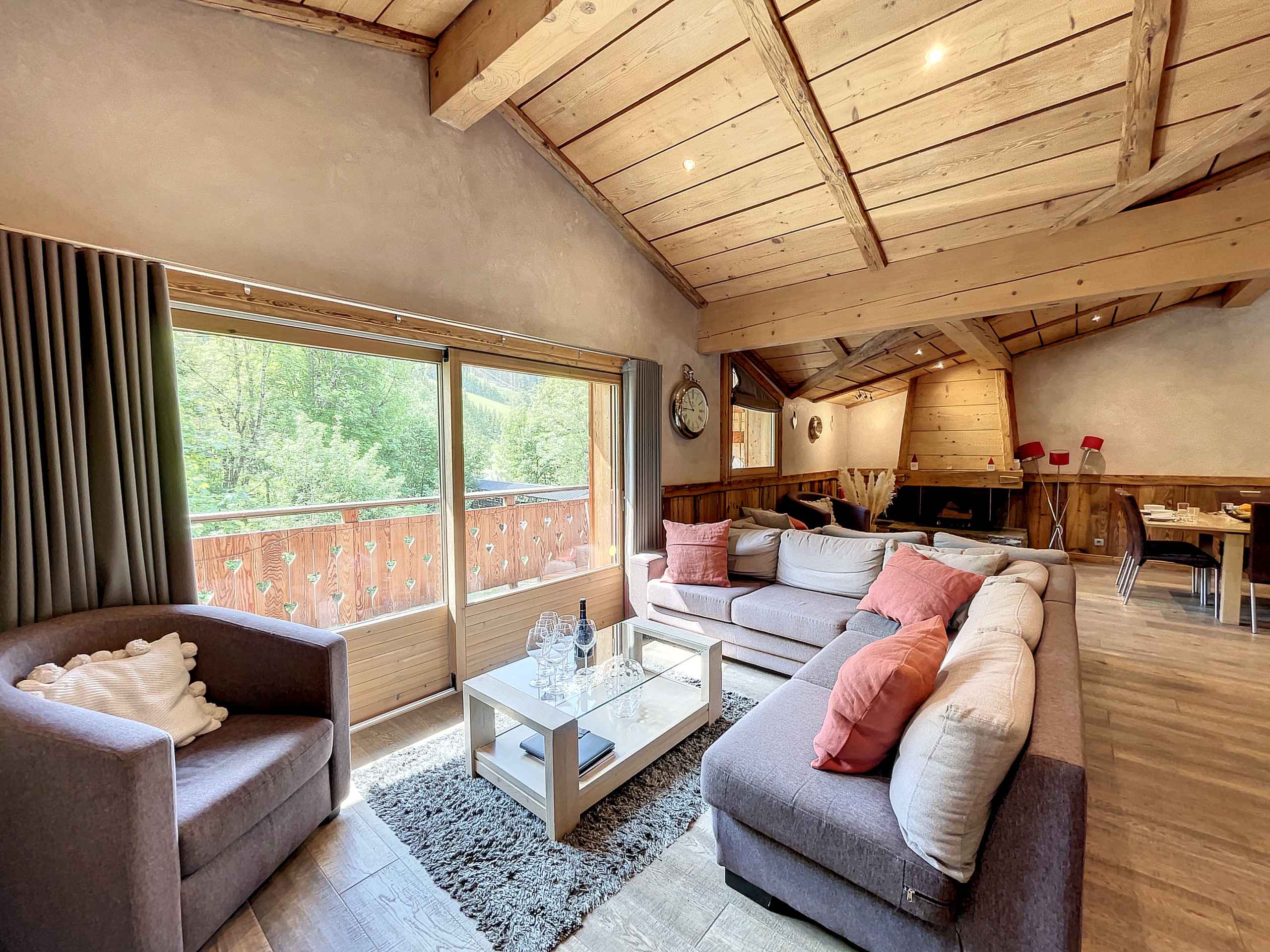 17111225293f7ff03556726dc98b801c05d1c3c45f - Attribut alt par défaut.