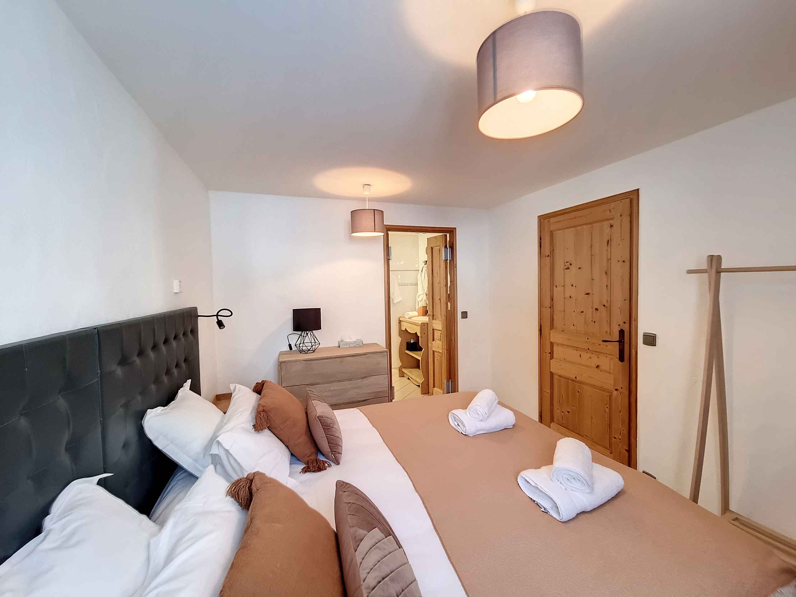 1710780244d27cfd04e4525868ad4fa38d72fc3376 - Attribut alt par défaut.