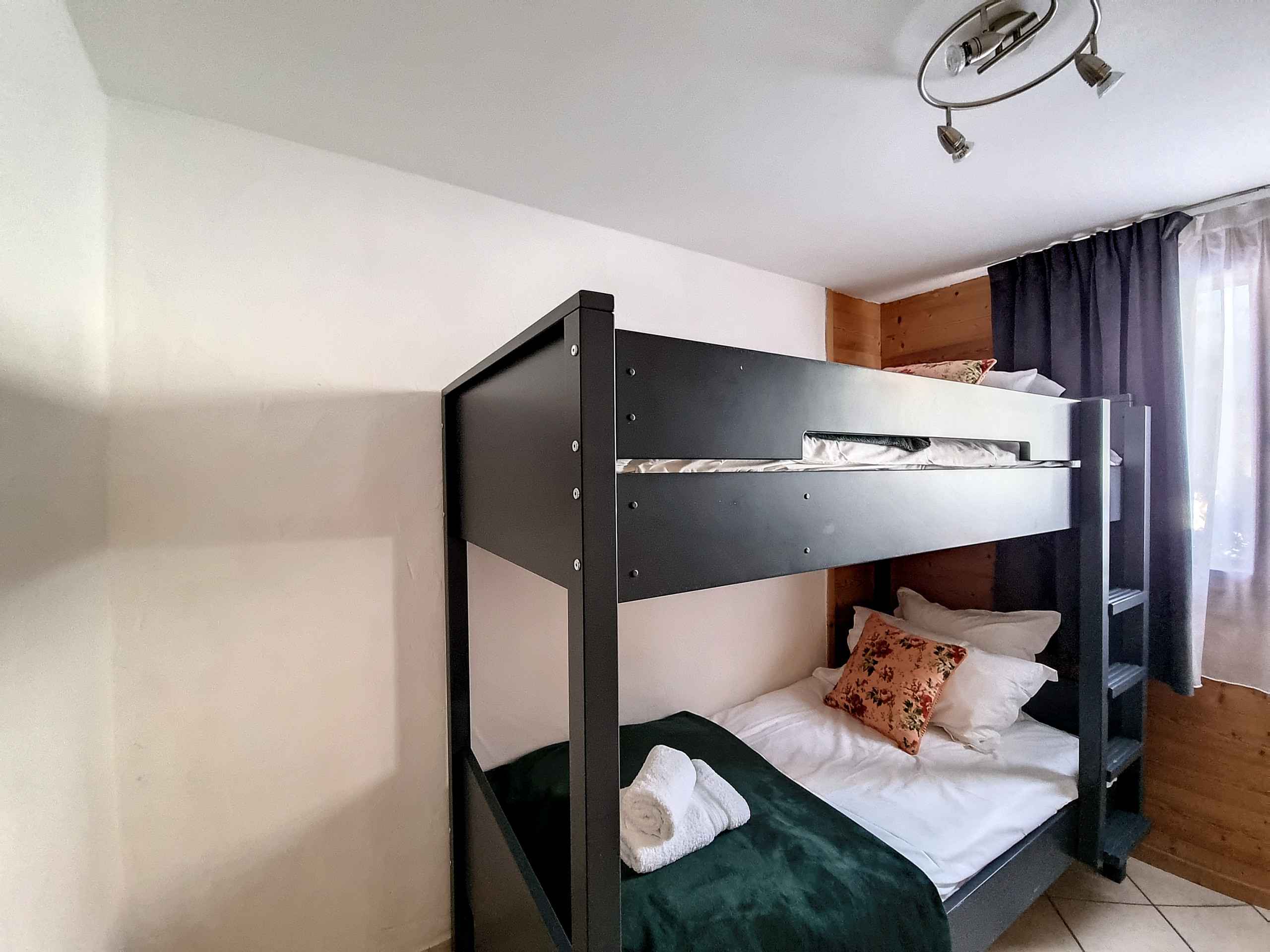 1710780256b23dd3111b3c42027eb34b69be954131 - Attribut alt par défaut.