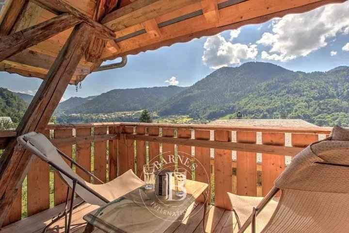 12f8a95a9cb753bf173b9c86905990af af194f0077 720 original - Translation missing: en.helpers.application.image_tag.default_alt