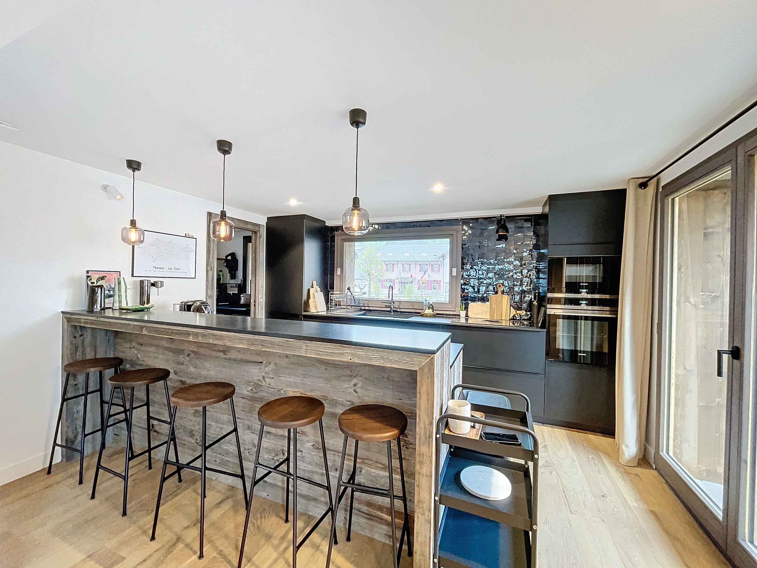 1716539647b1e48fd87689c49af9e33ee3519b9b1a - Translation missing: en.helpers.application.image_tag.default_alt