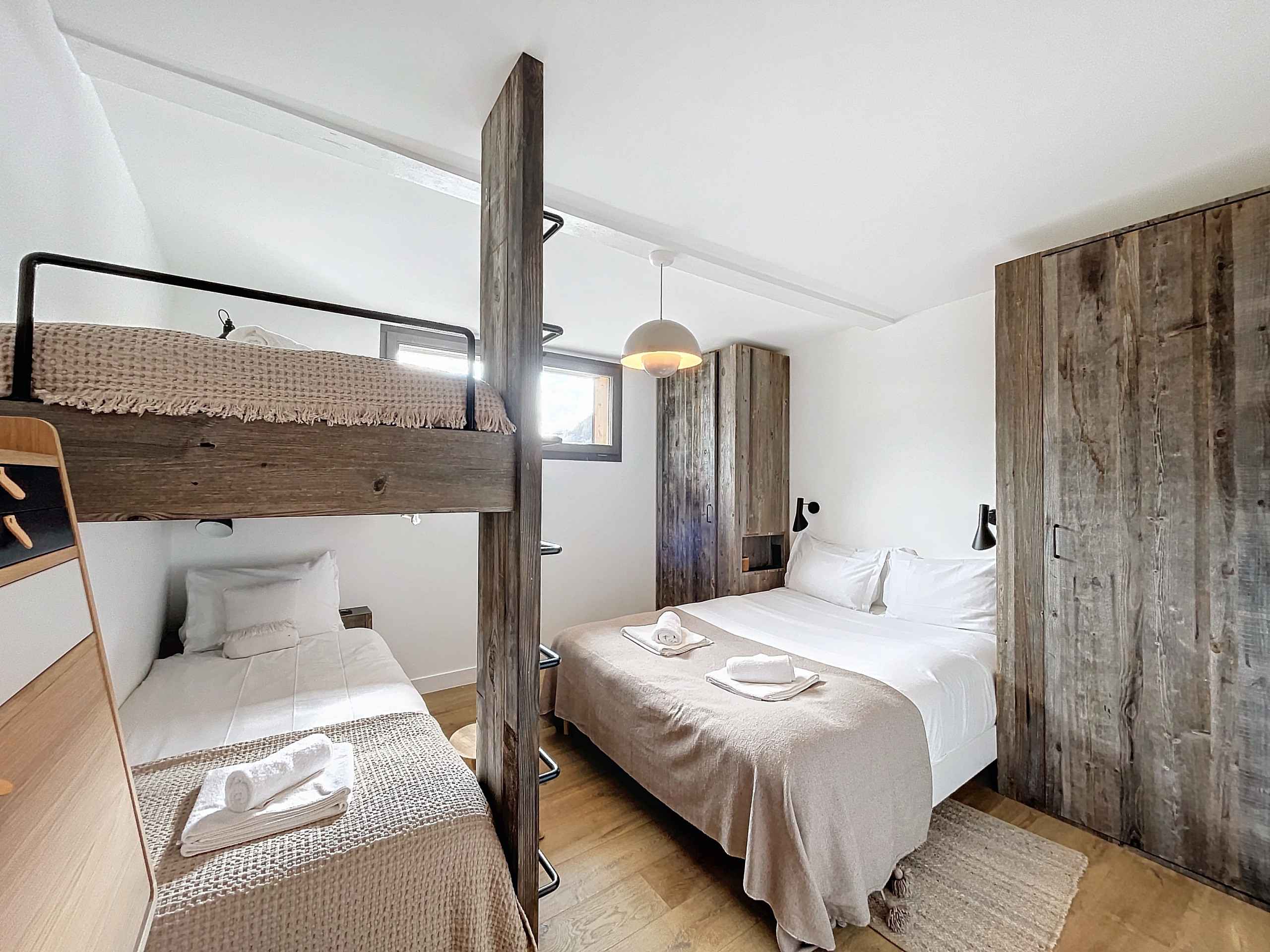 1716539686c18b9cd25a7edfacabfaa338e41a57e5 - Translation missing: en.helpers.application.image_tag.default_alt