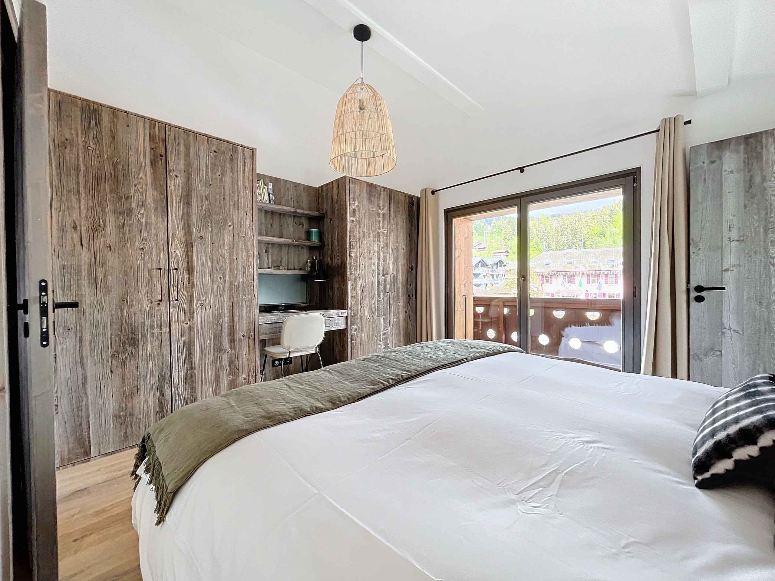 1716539683e87c1d90ae92853d870c0a1f32f762e2 - Translation missing: en.helpers.application.image_tag.default_alt