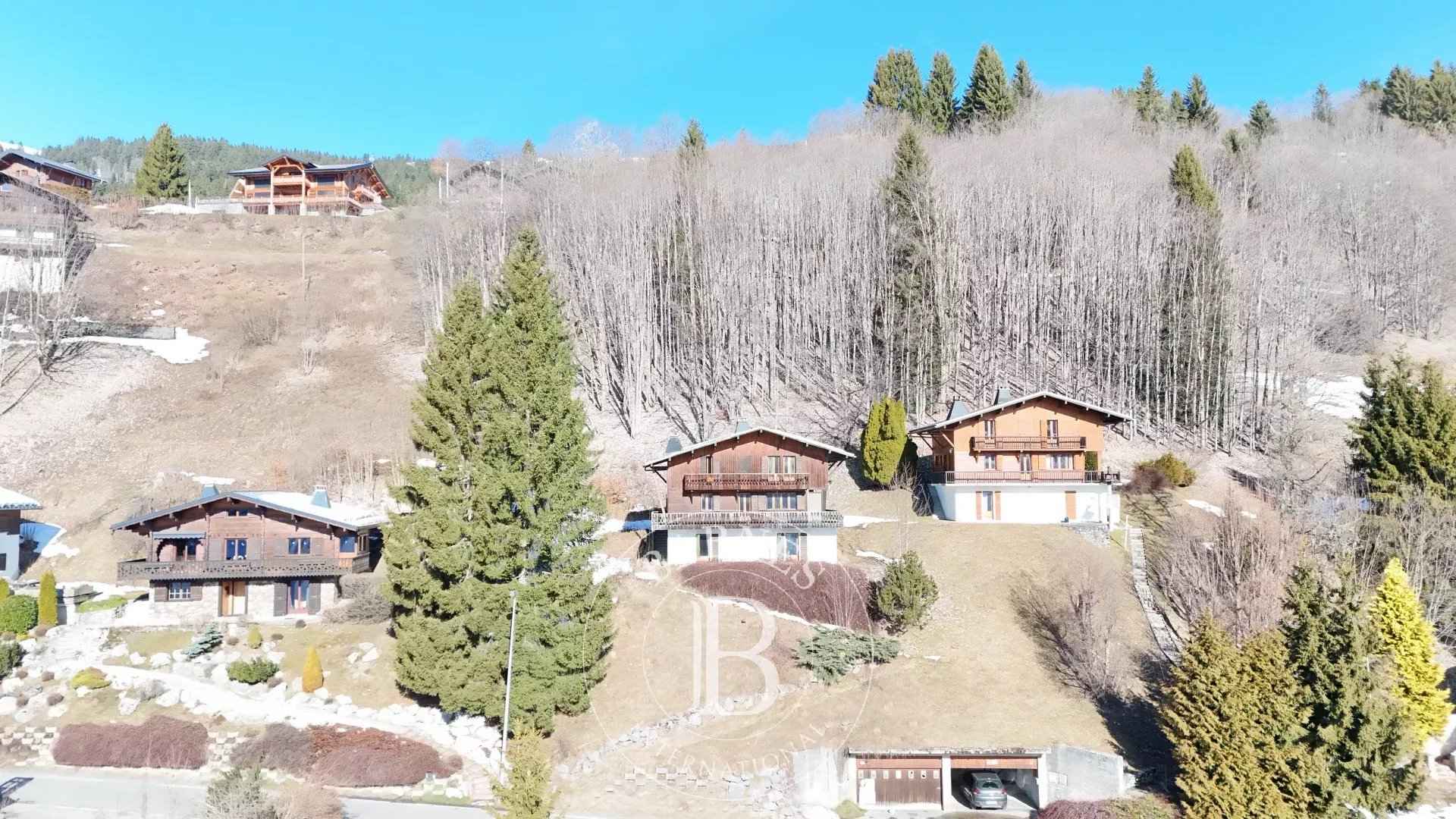 090d5179cfaa226c70738f16d8c68dab d0bf1c9039 1920 original - Attribut alt par défaut.