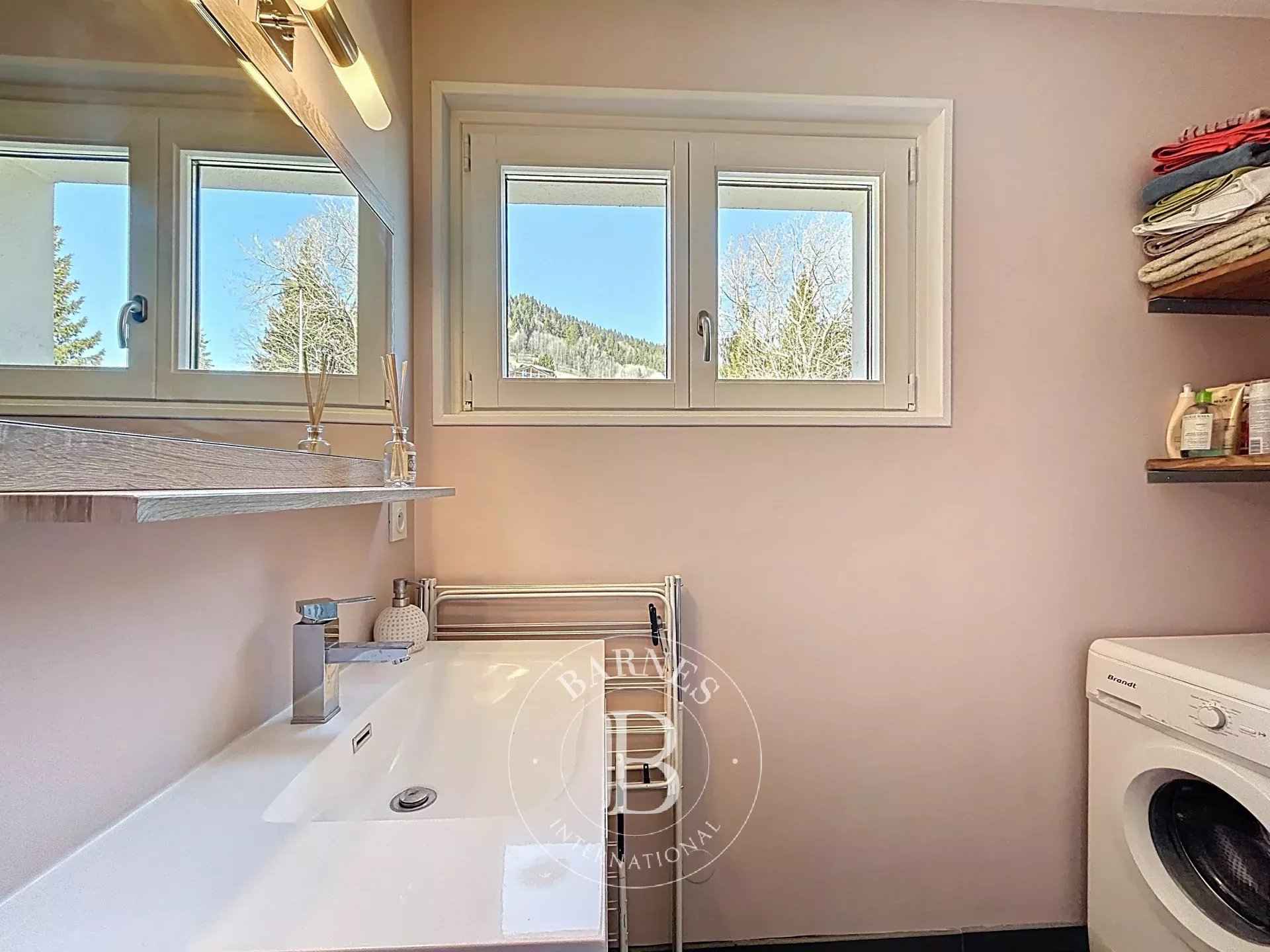 3dd01a0f3d22ed1c45bc4c8d0a57b83c d13e303313 1920 original - Translation missing: en.helpers.application.image_tag.default_alt