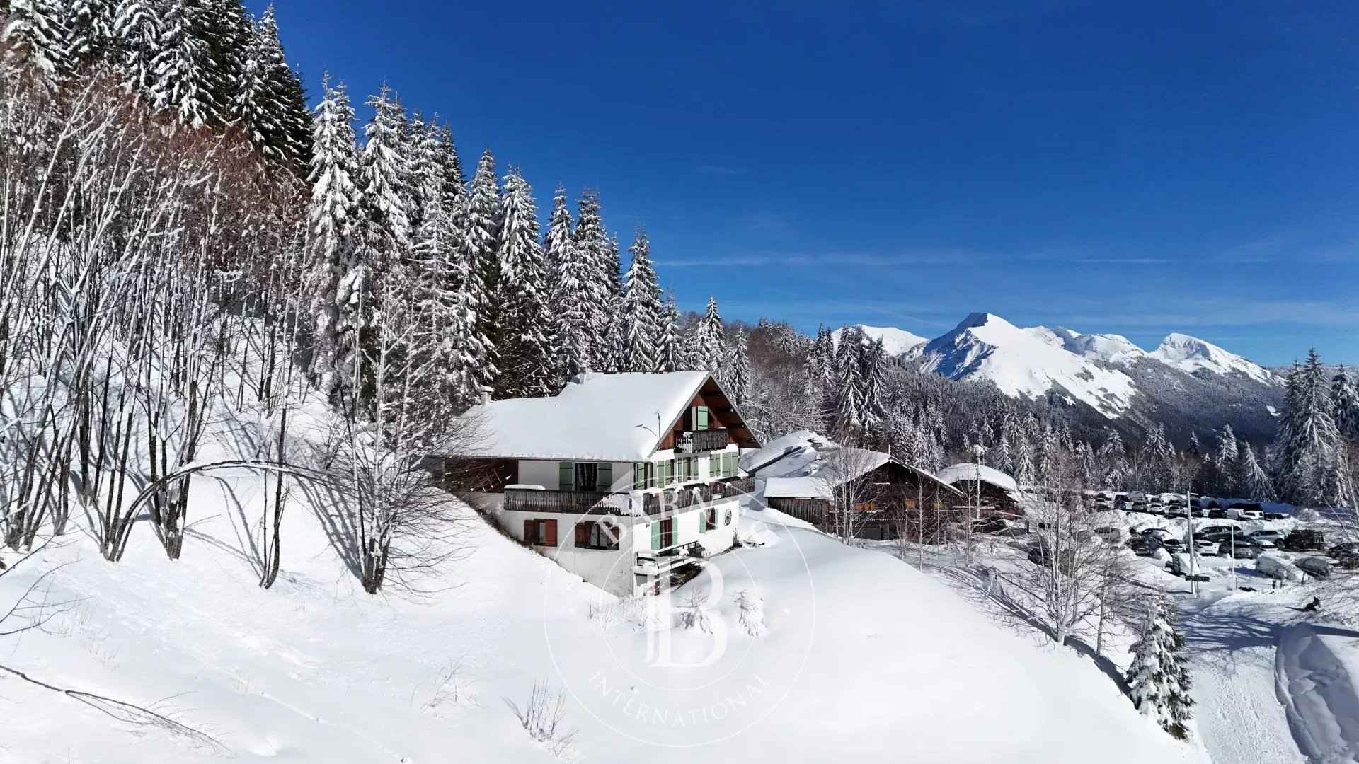 2706e07c0a4241ba245d50fa10c2162e 73404d1c05 1920 original - Attribut alt par défaut.